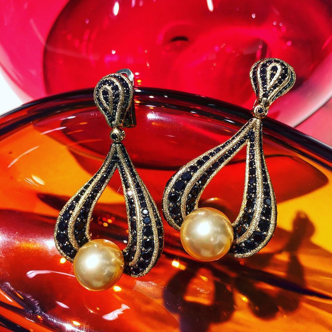 Women's or Men's Alex Soldier South Sea Pearl Diamond Gold Drop Earrings One of a Kind For Sale
