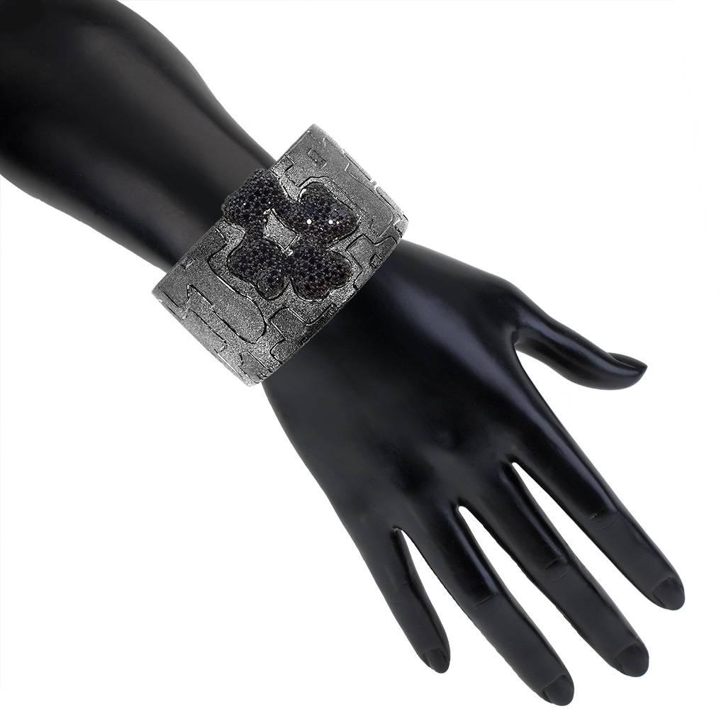 Alex Soldier Spinel Sterling Silver Hand-Textured Cuff Bracelet One of a Kind In New Condition In New York, NY