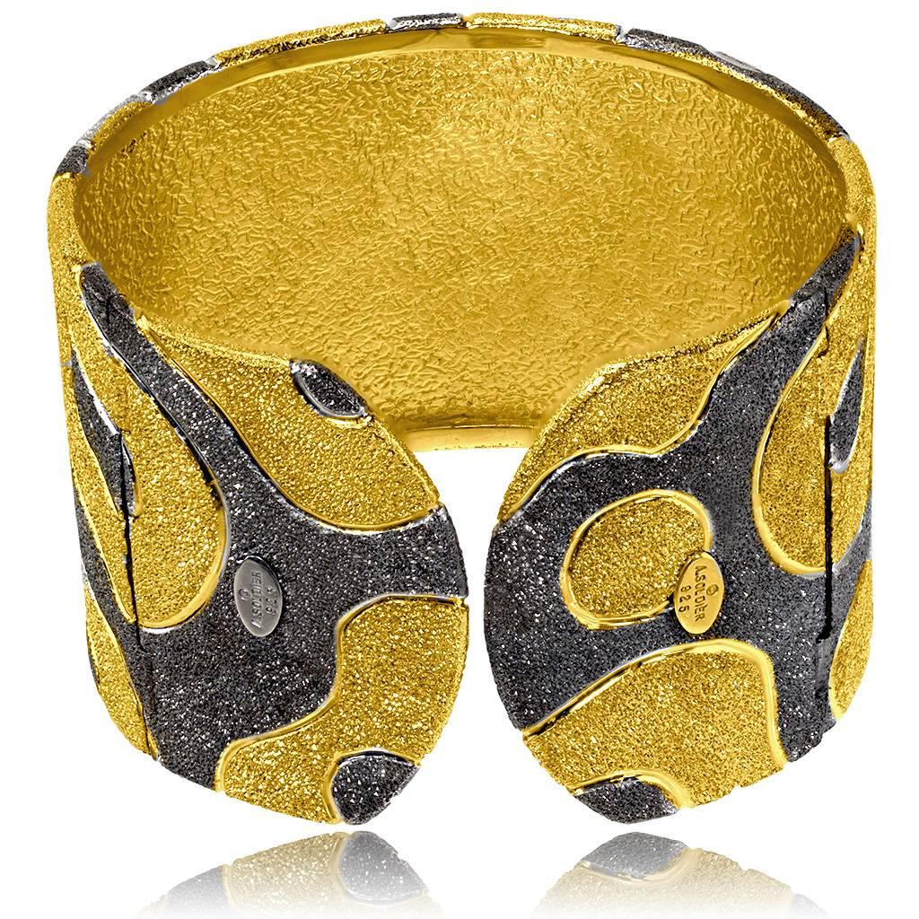 Alex Soldier Sterling Silver Yellow Gold Rhodium Textured Hinged Cuff Bracelet In New Condition In New York, NY