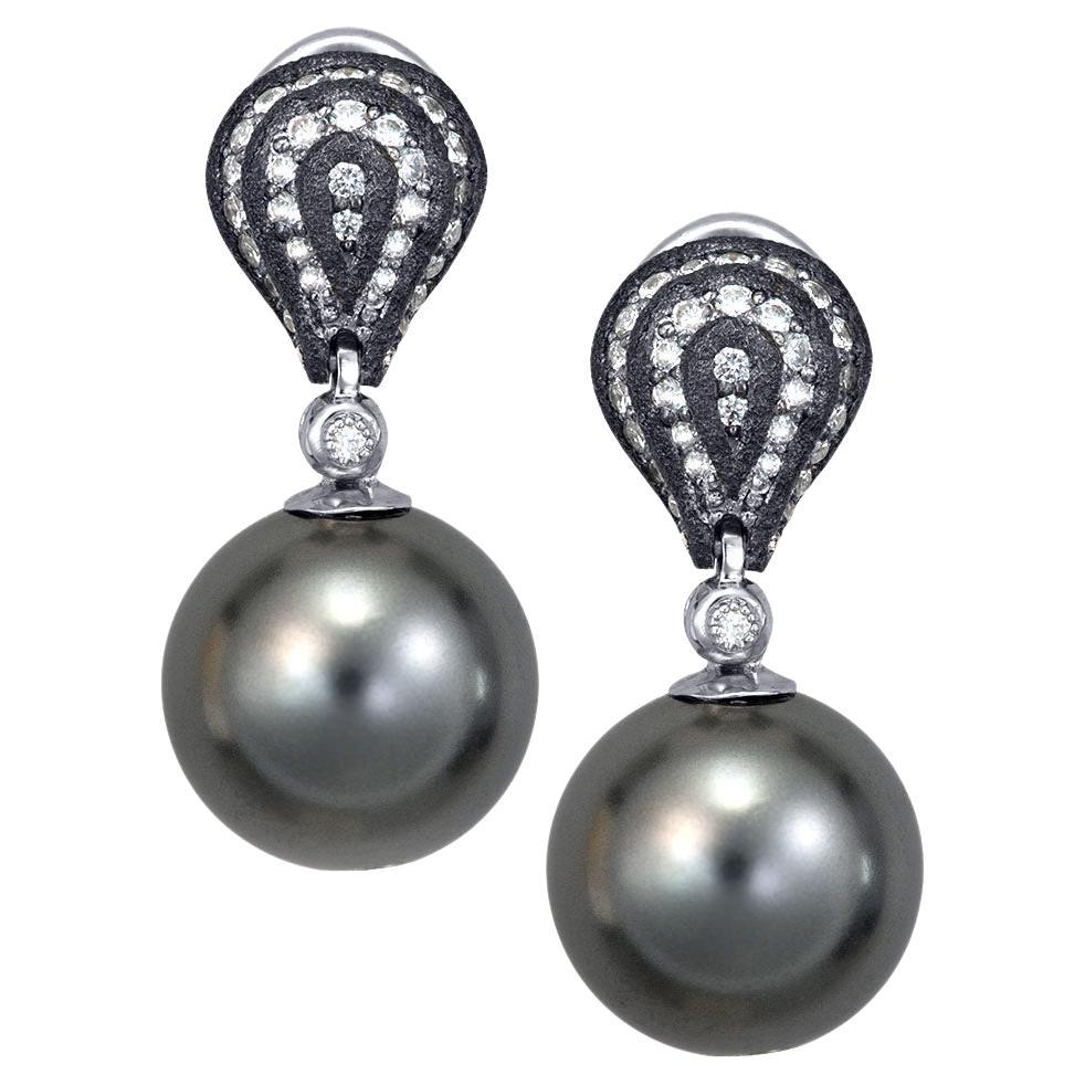 Alex Soldier Tahitian Pearl Diamond 18k Gold Textured Earrings One of a Kind For Sale