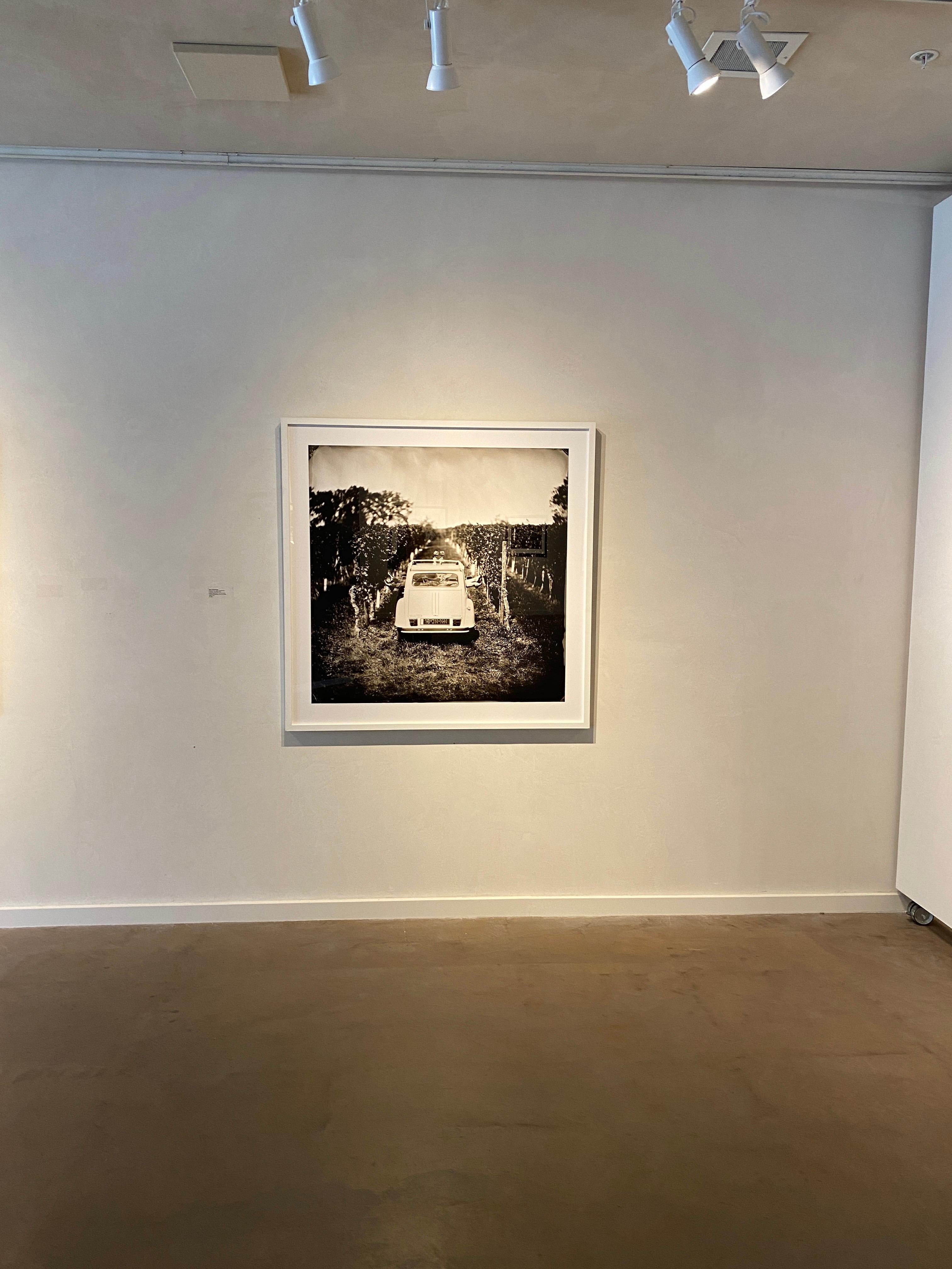 Photographie en noir et blanc encadrée Joie de Vivre d'Alex Timmermans en vente 2