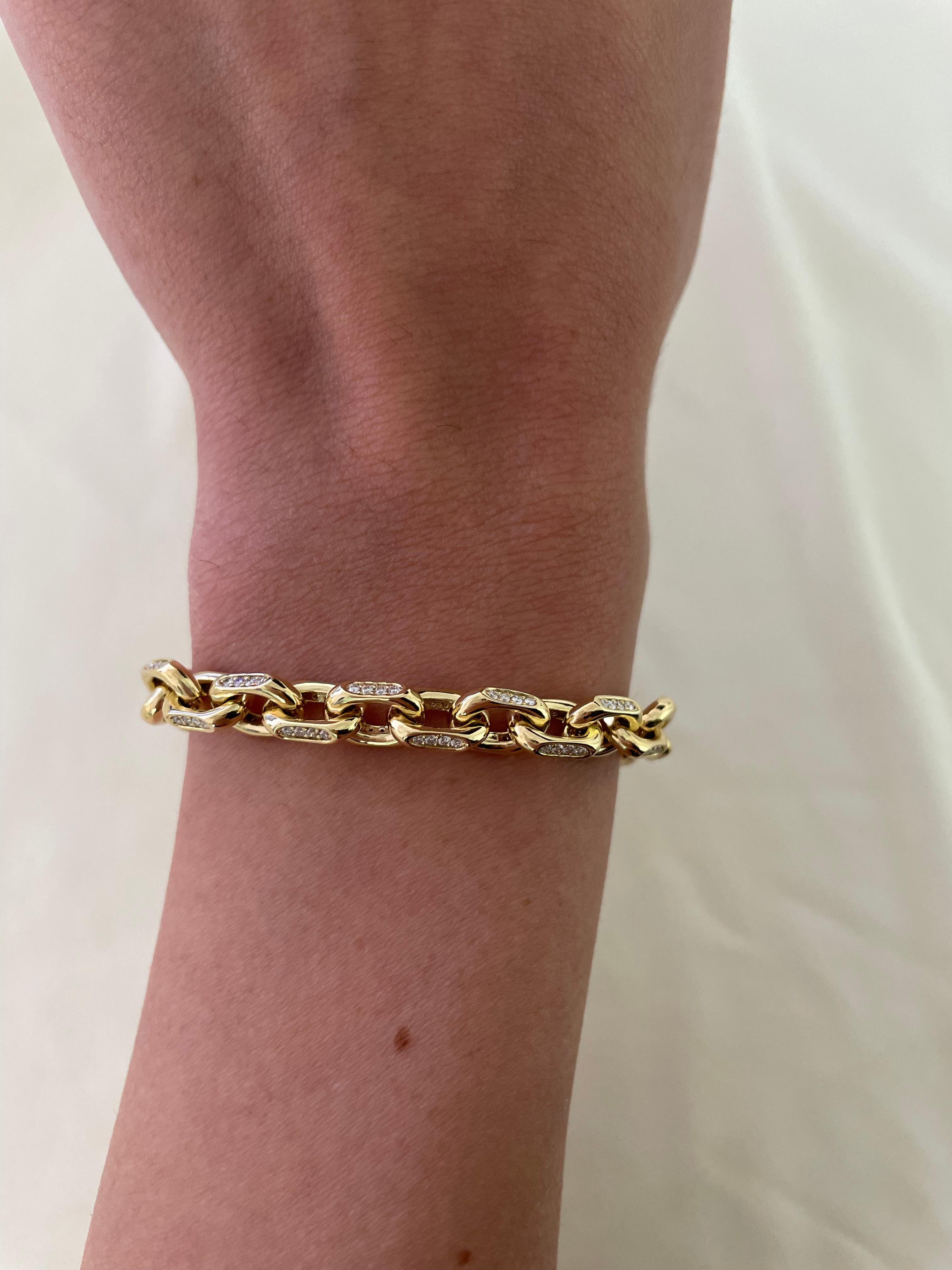 Modern diamond and yellow gold link bracelet, by Alexander Beverly Hills.
224 round diamonds, 1.62 carats total. Approximately F/G color and VVS2/VS1 clarity. 18-karat yellow gold, 28.40 grams, 7 inches.
Accommodated with an up-to-date appraisal by