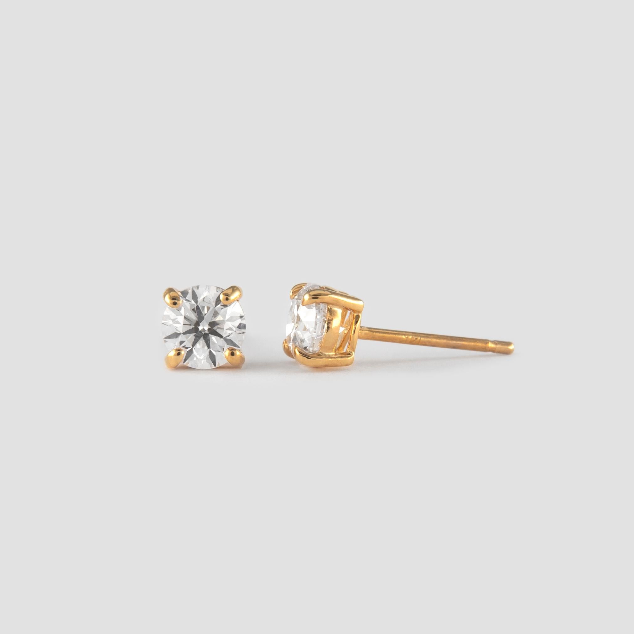 Modern Alexander 0.92 Carat Diamond Stud Earrings Yellow Gold For Sale