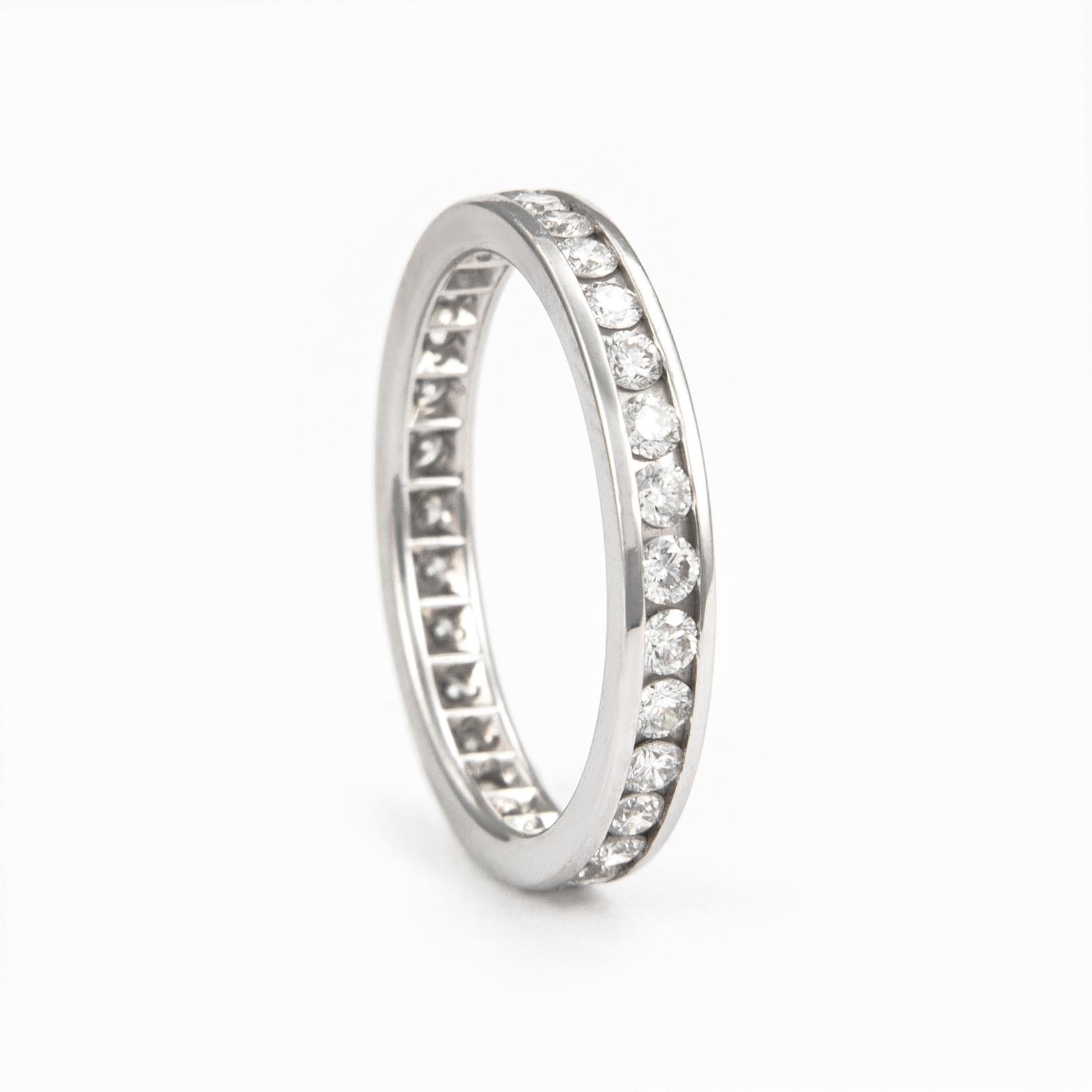 Alexander 1,04 Karat Diamant-Eternity-Ring in Platinfassung (Zeitgenössisch) im Angebot