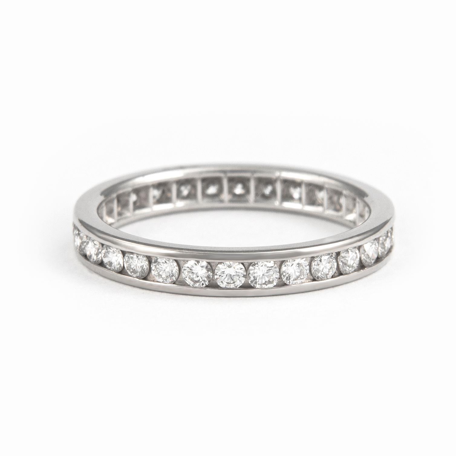 Alexander 1,04 Karat Diamant-Eternity-Ring in Platinfassung (Rundschliff) im Angebot