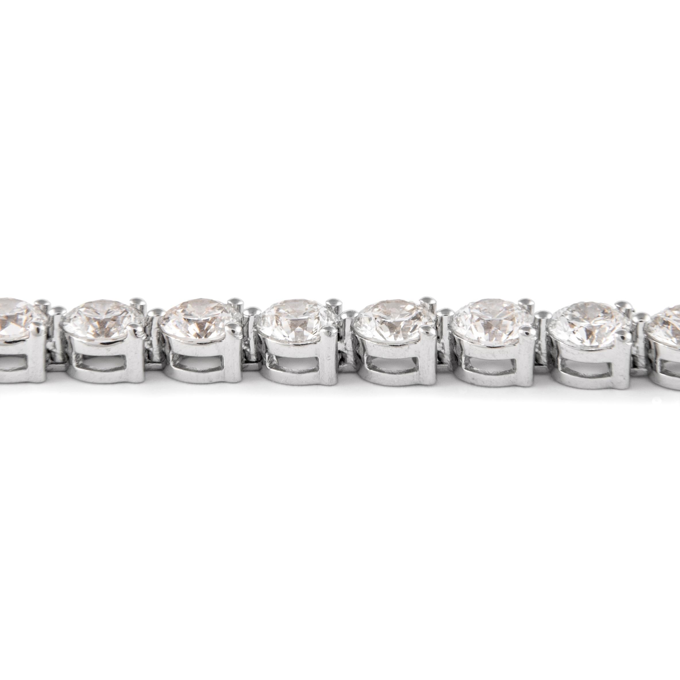 Taille ronde Alexander Bracelet tennis en or blanc 18 carats avec diamants de 10,99 carats en vente