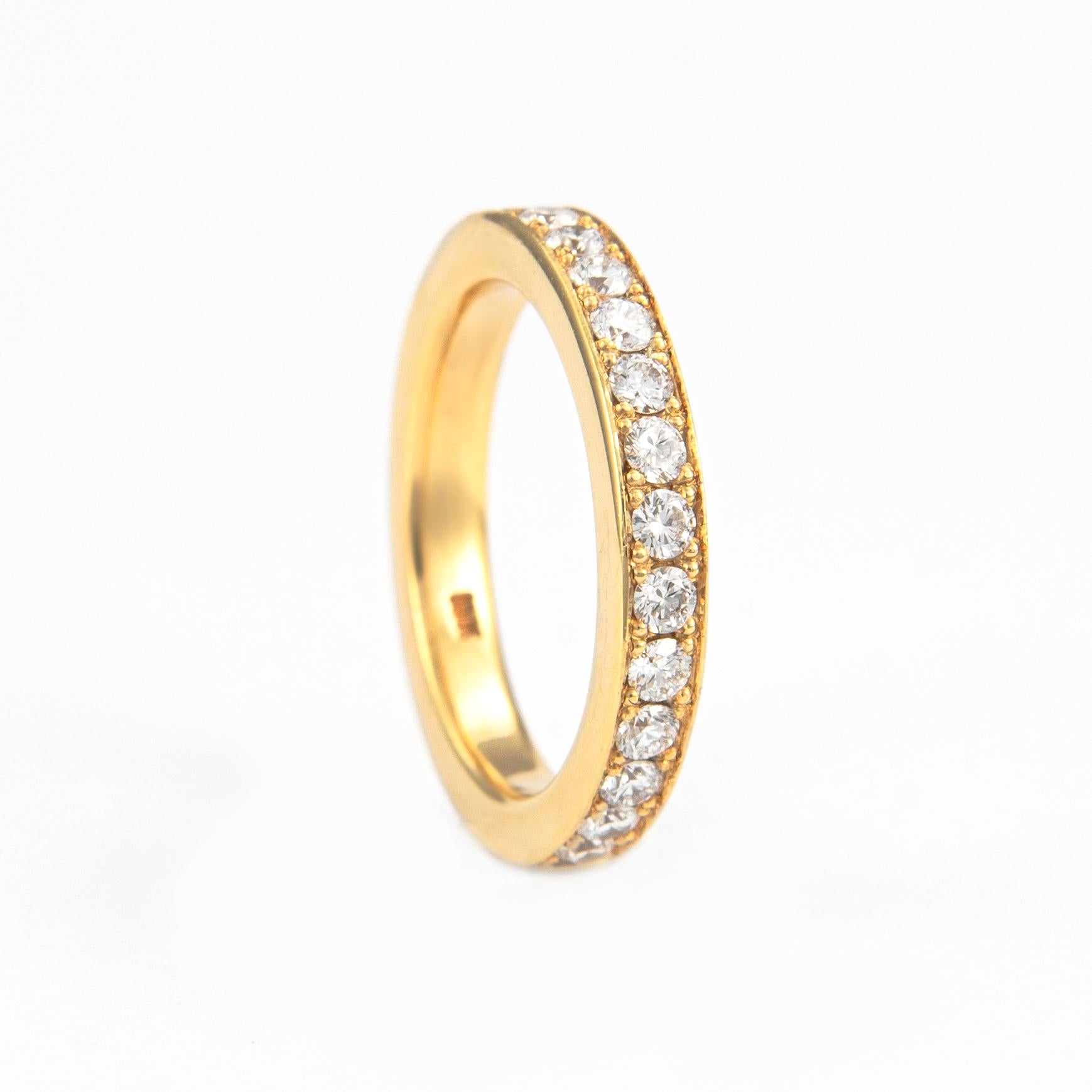 Contemporain Anneau d'éternité Alexander en or jaune 18 carats avec diamants de 1,17 carat en vente