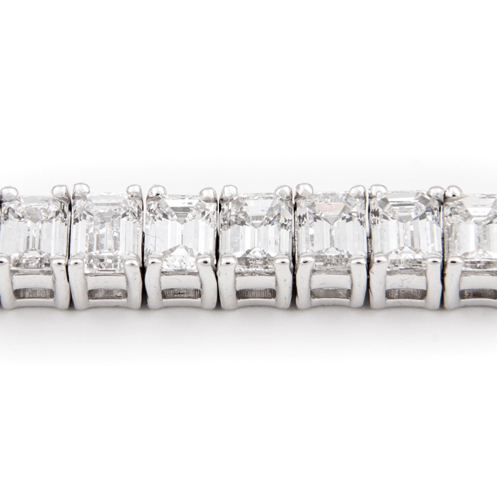 Modern Alexander 12.65 Carat Emerald Cut Diamond Tennis Bracelet 18-Karat White Gold For Sale