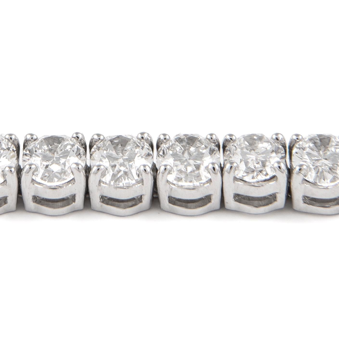 Taille ovale Alexander Bracelet tennis en or blanc 18 carats avec diamants taille ovale de 13,37 carats en vente