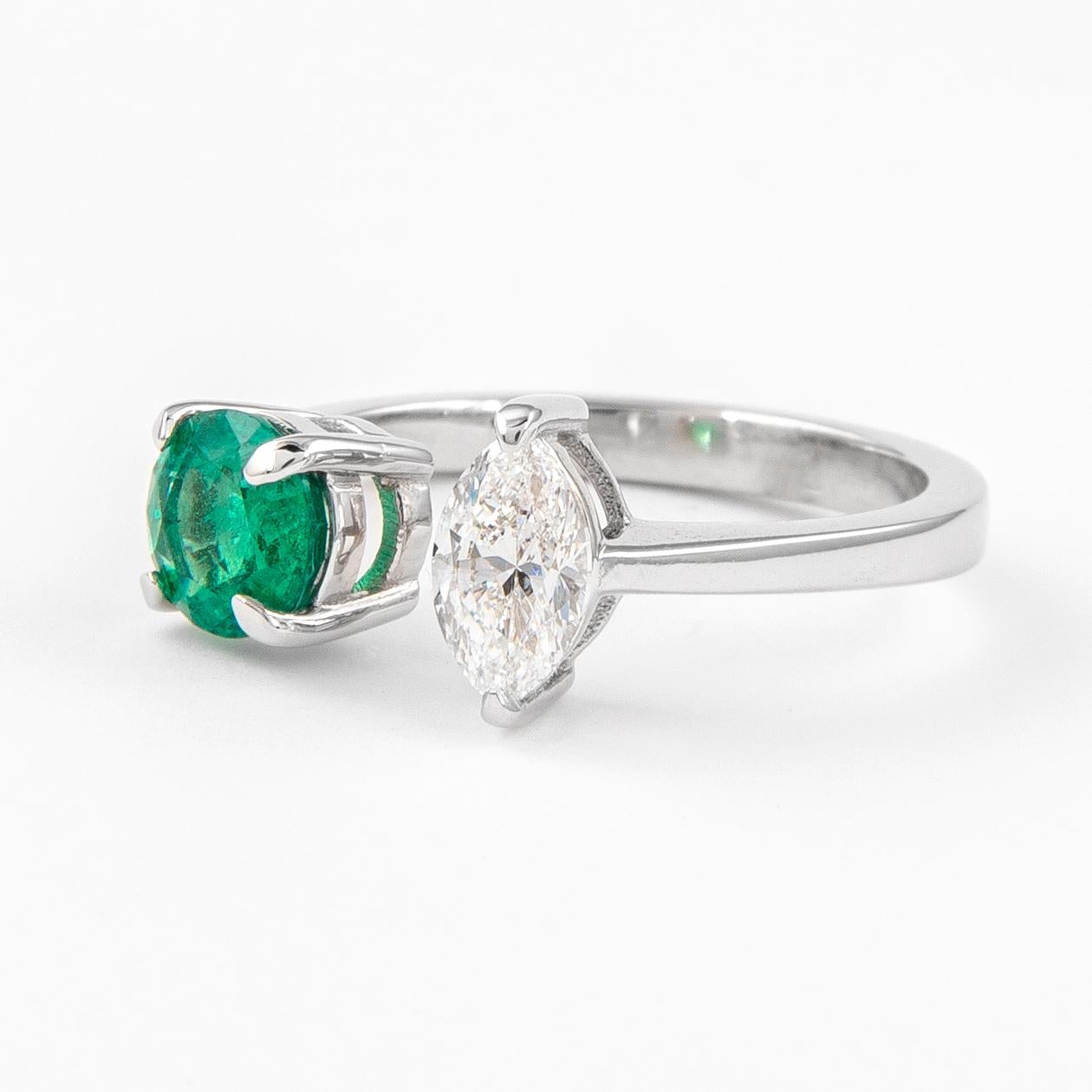 Modern Alexander 1.34 Carat Toi Et Moi Emerald & Diamonds Ring 18k White Gold For Sale