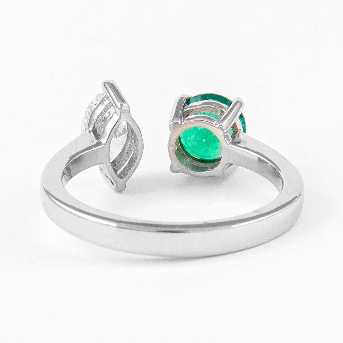 Alexander 1.34 Carat Toi Et Moi Emerald & Diamonds Ring 18k White Gold In New Condition For Sale In BEVERLY HILLS, CA