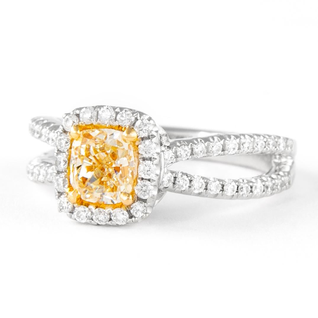 Alexander Beverly Hills Anillo de 18 quilates con halo de diamantes VS2 amarillos fantasía de 1,51 quilates Contemporáneo en venta