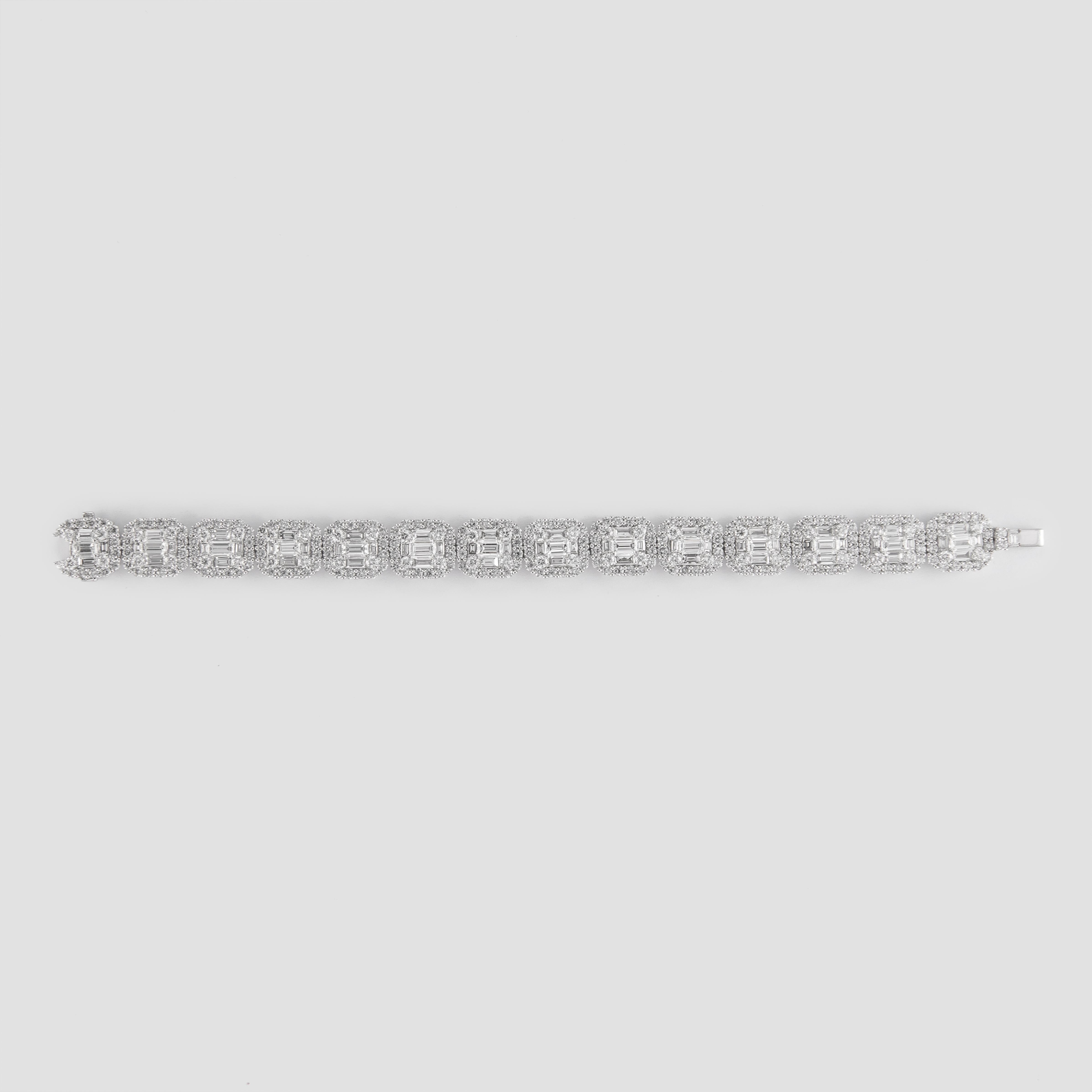 Modern Alexander 15.40 Carat Diamond Illusion Set Bracelet 18 Karat White Gold For Sale