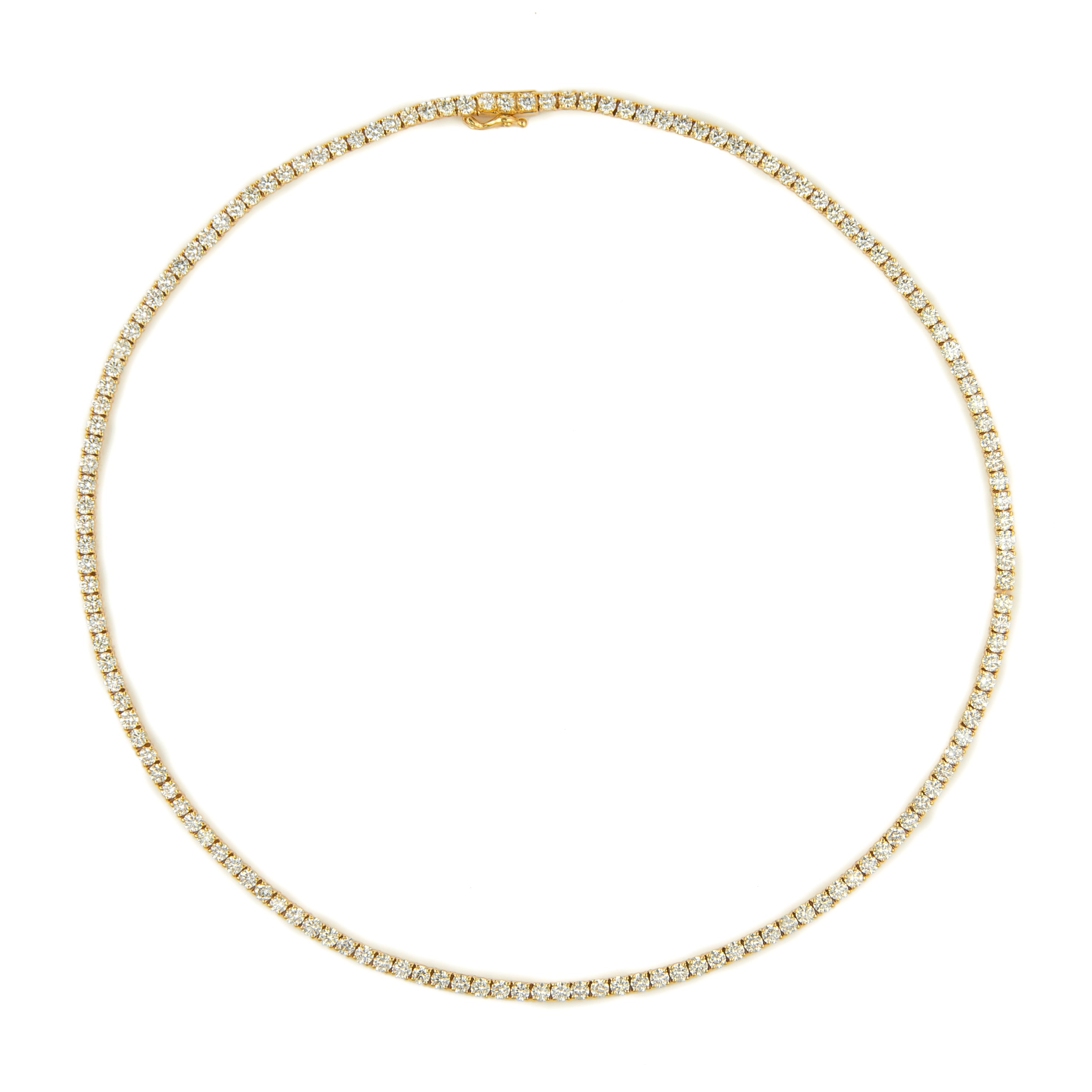 Schöne moderne Diamant-Tennis-Halskette. Erstellt von Alexander Beverly Hills.
142 runde Brillanten, 15,84 Karat. Ungefähr H/I Farbe und VS Klarheit. 18k Gelbgold, 23,30 Gramm, 18,25in.
Auf Anfrage wird eine aktuelle digitale Bewertung durch ein GIA