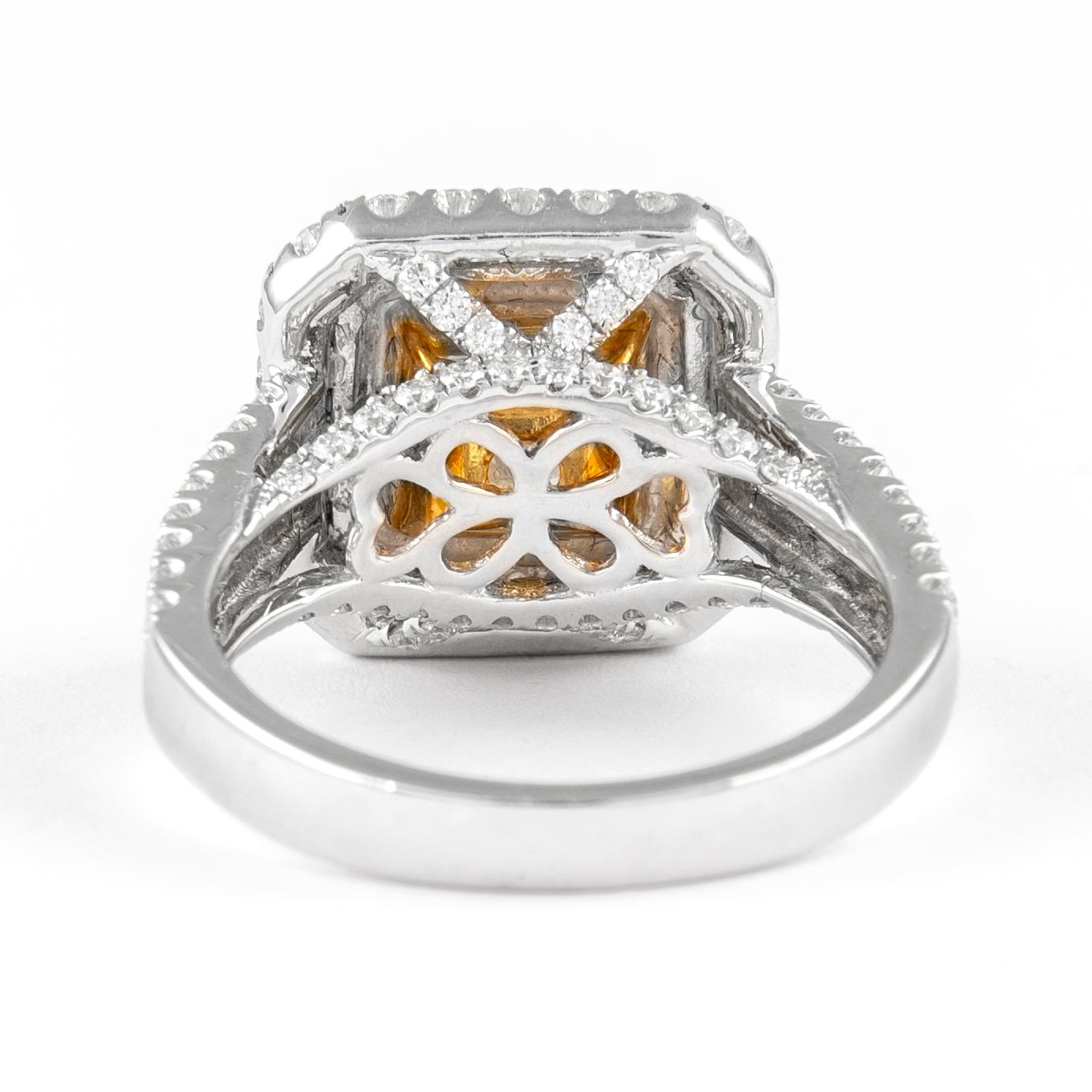 Alexander, bague en or bicolore 18 carats avec double halo de diamants jaunes intenses de 1,62 carat Neuf - En vente à BEVERLY HILLS, CA