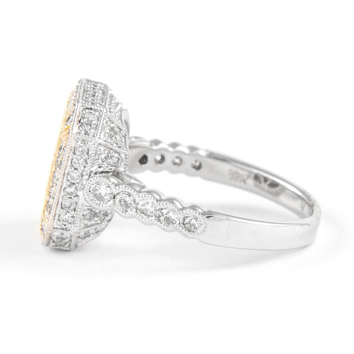 Alexander 1,64 Karat Prinzessinnenschliff Fancy Gelber Diamant Halo Ring 18k Zweifarbiger (Carréschliff) im Angebot