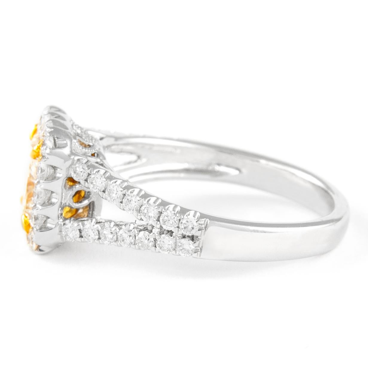 Radiant Cut Alexander 1.70ctt Fancy Light Yellow VVS2 Radiant Diamond with Halo Ring 18k For Sale