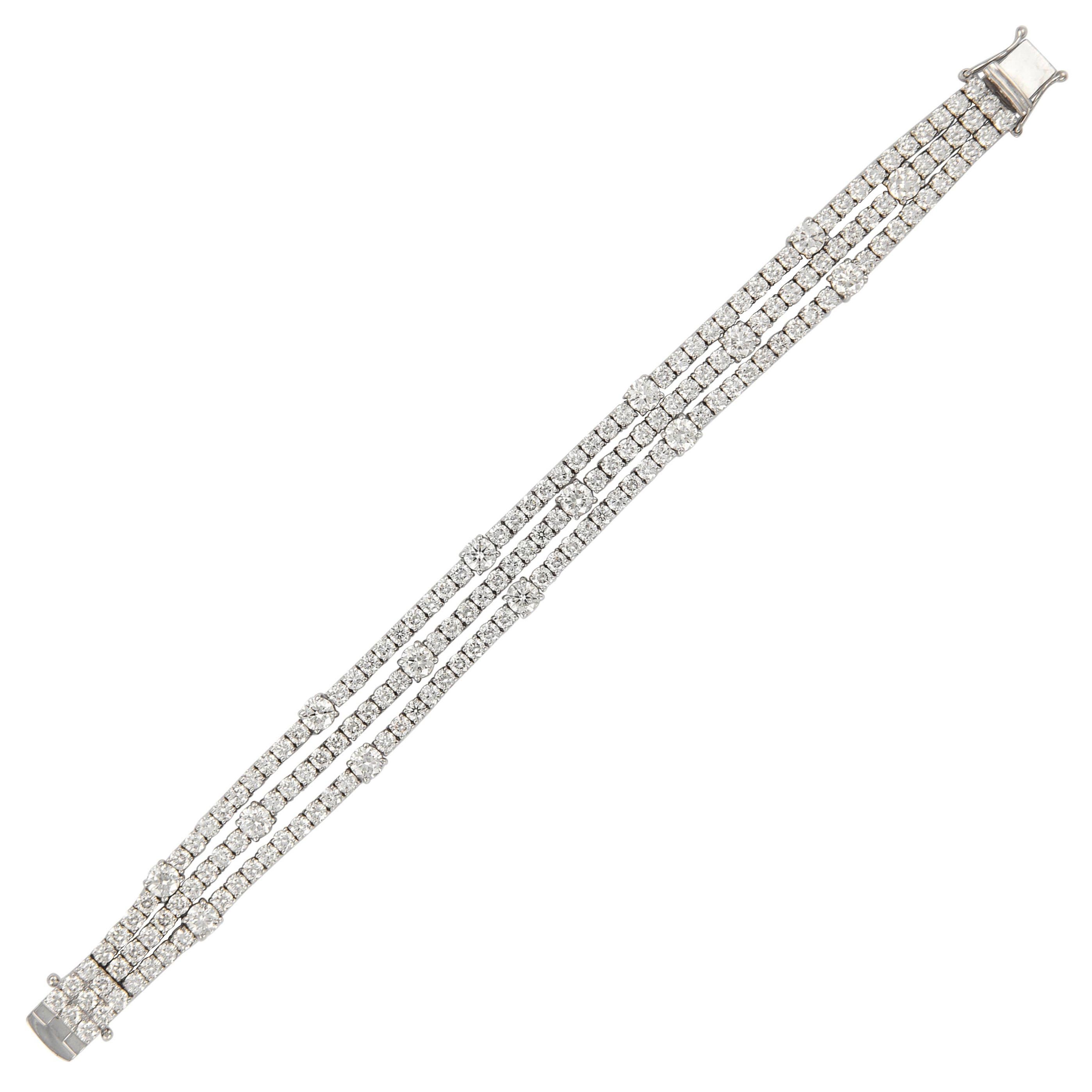 Alexander Beverly Hills Bracelet tennis à trois rangées de diamants 17,40 carats en or blanc 18 carats