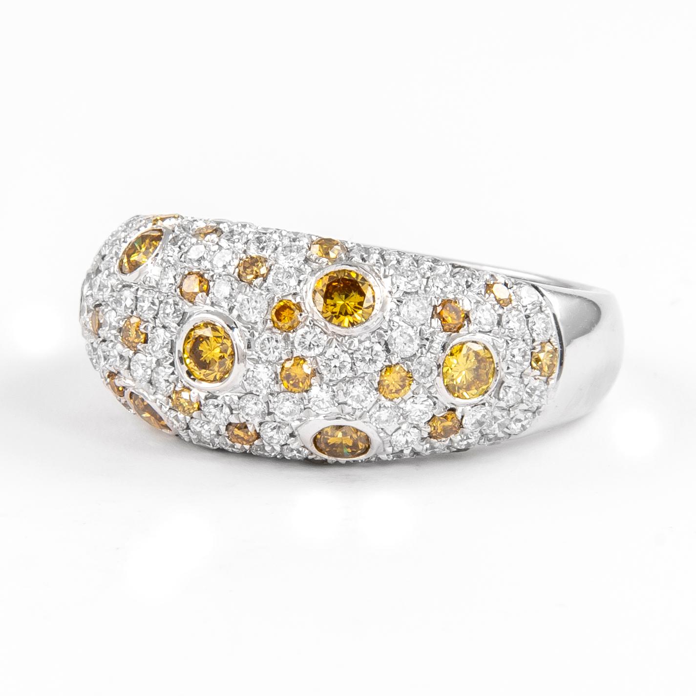 Contemporary Alexander Beverly Hills 1.86ct Fancy Green Yellow Multi Diamond Ring 18k For Sale