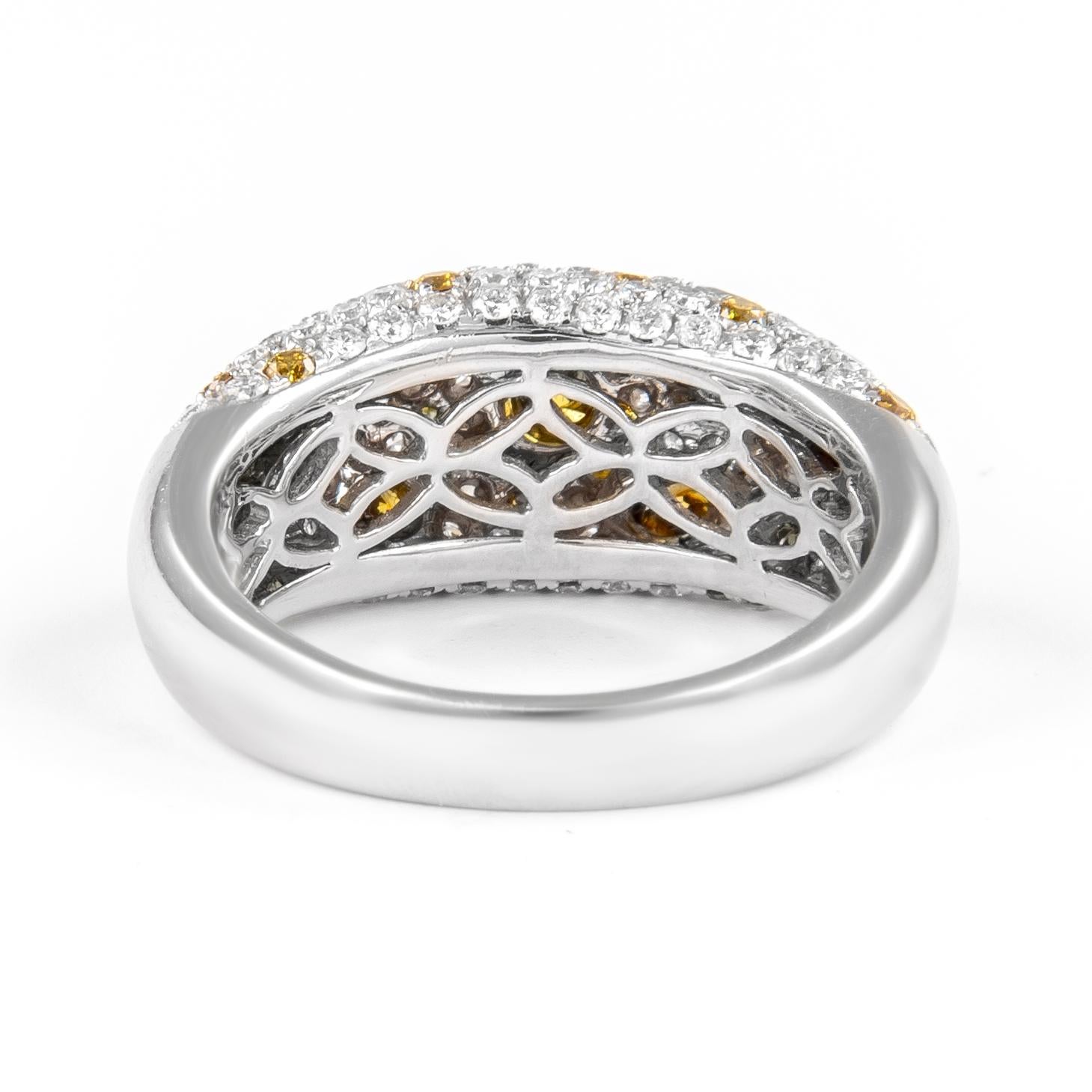 Alexander Beverly Hills 1.86ct Fancy Green Yellow Multi Diamond Ring 18k In New Condition For Sale In BEVERLY HILLS, CA