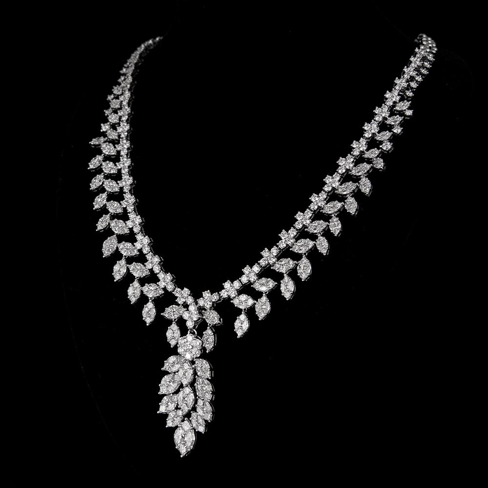 Round Cut Alexander 18.83 Carat Diamond Illusion Set 18 Karat White Gold Necklace