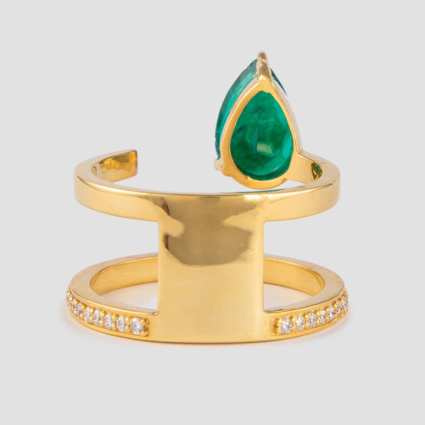 Modern Alexander 2.01 Carat Floating Emerald Diamonds Ring 18 Karat Yellow Gold For Sale