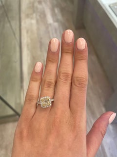 Alexander Beverly Hills 2,27ctt Anello di diamanti giallo chiaro a cuscino VVS2 18k