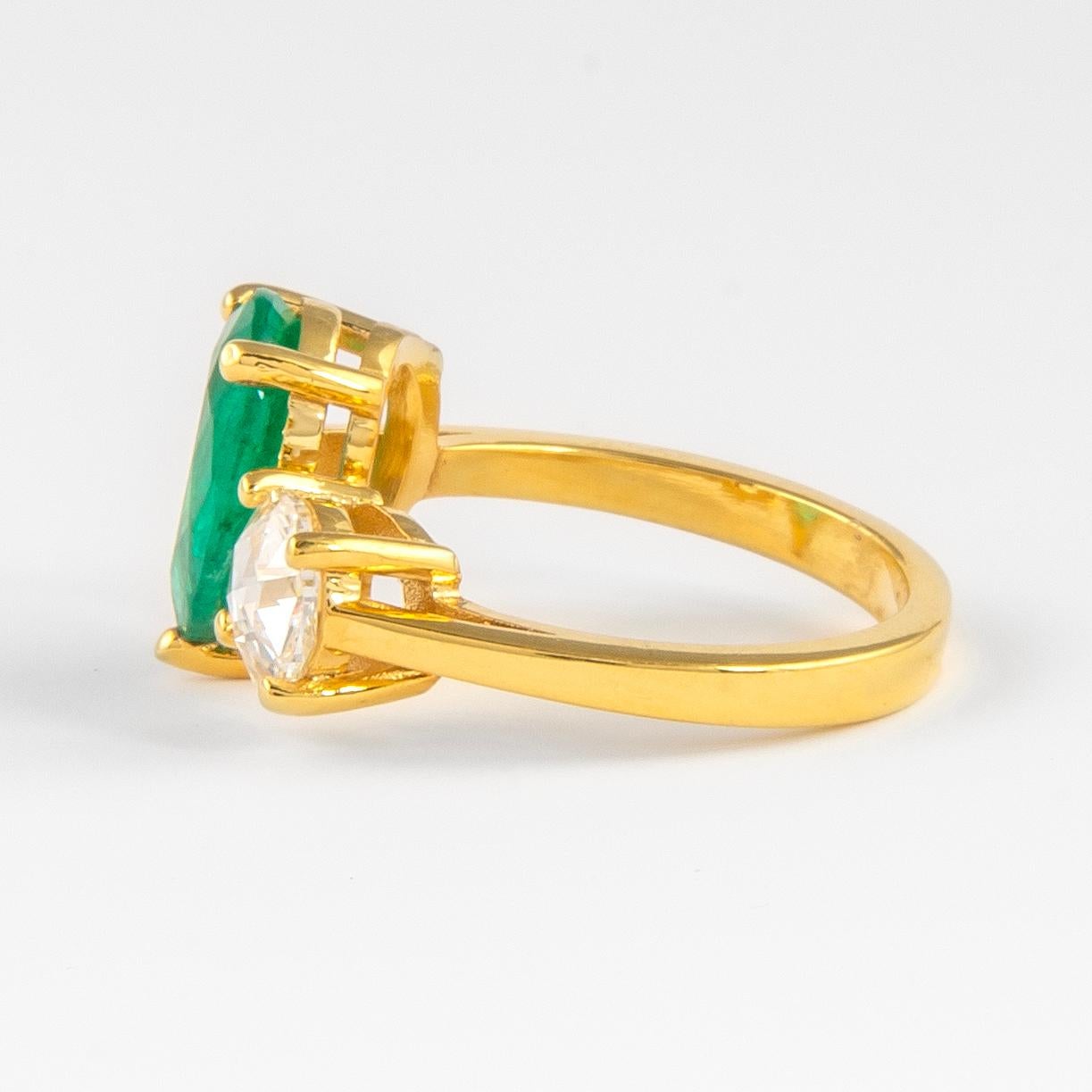 Pear Cut Alexander 2.49 Carat Toi Et Moi Emerald & Rose Cut Diamond Ring 18k Yellow Gold For Sale