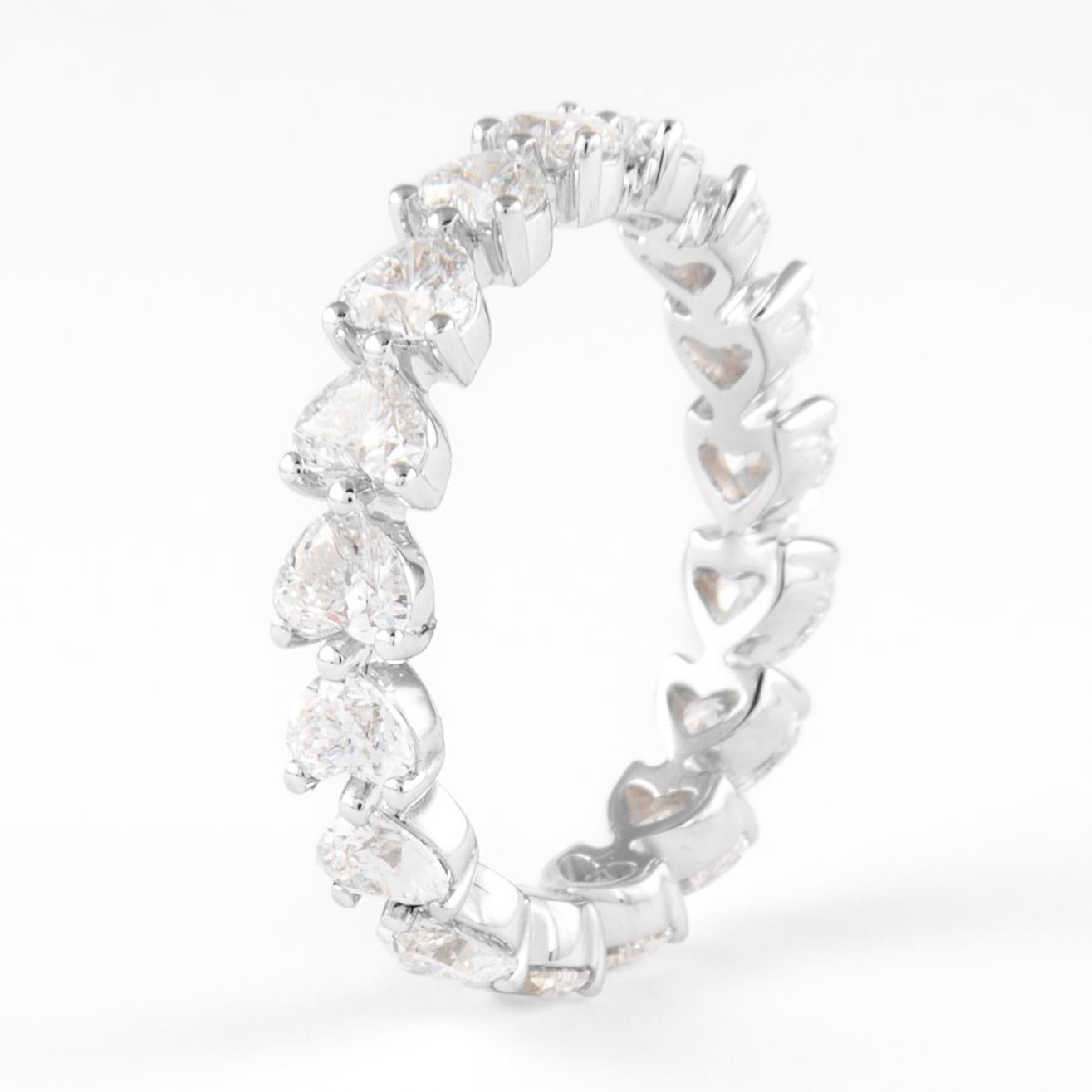 Modern Alexander Beverly Hills 2.50ct Heart Diamond D/E VVS Eternity Band 18k For Sale