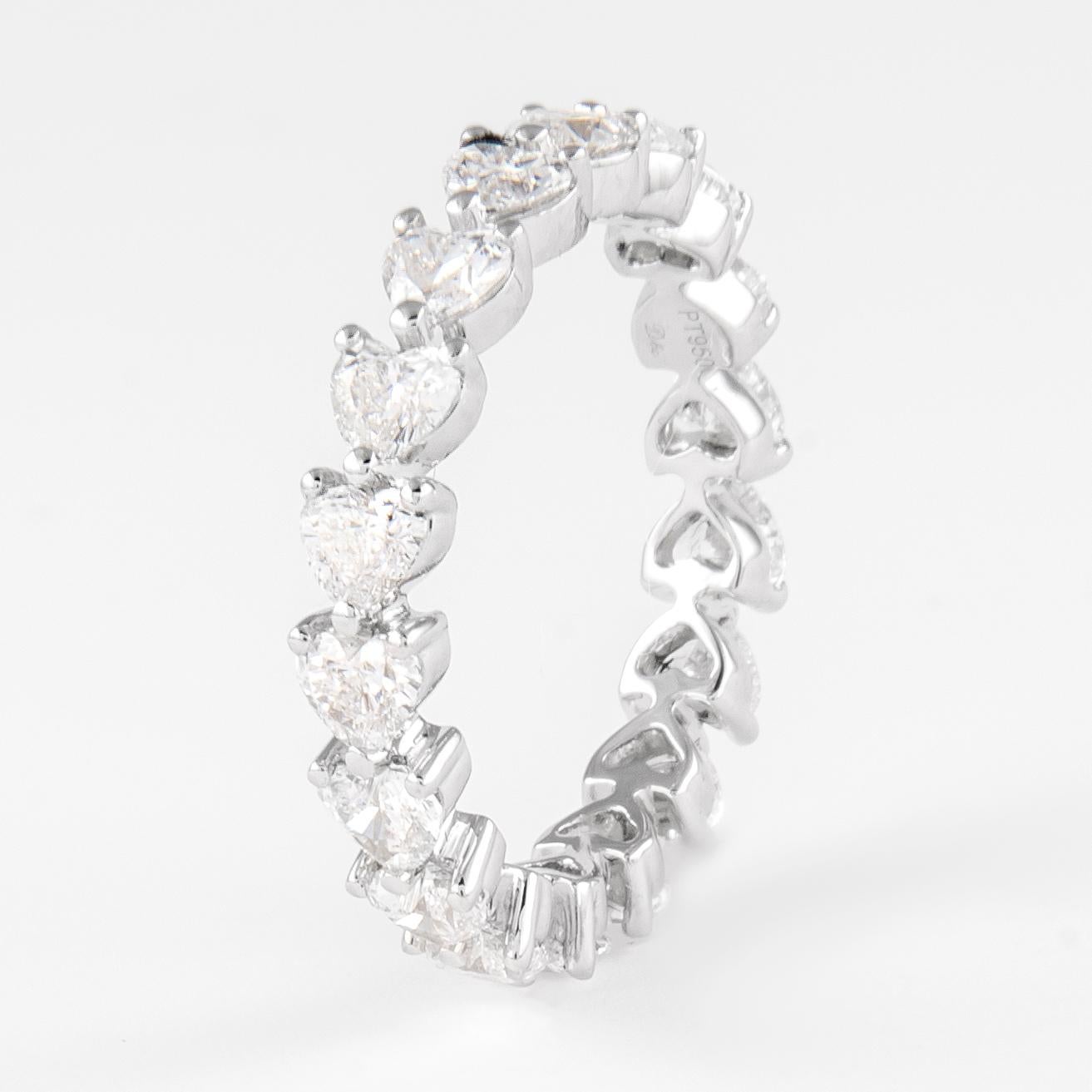 Alexander 2,51 Karat Herz Diamant D/E VVS Eternity-Ring Platin (Moderne) im Angebot