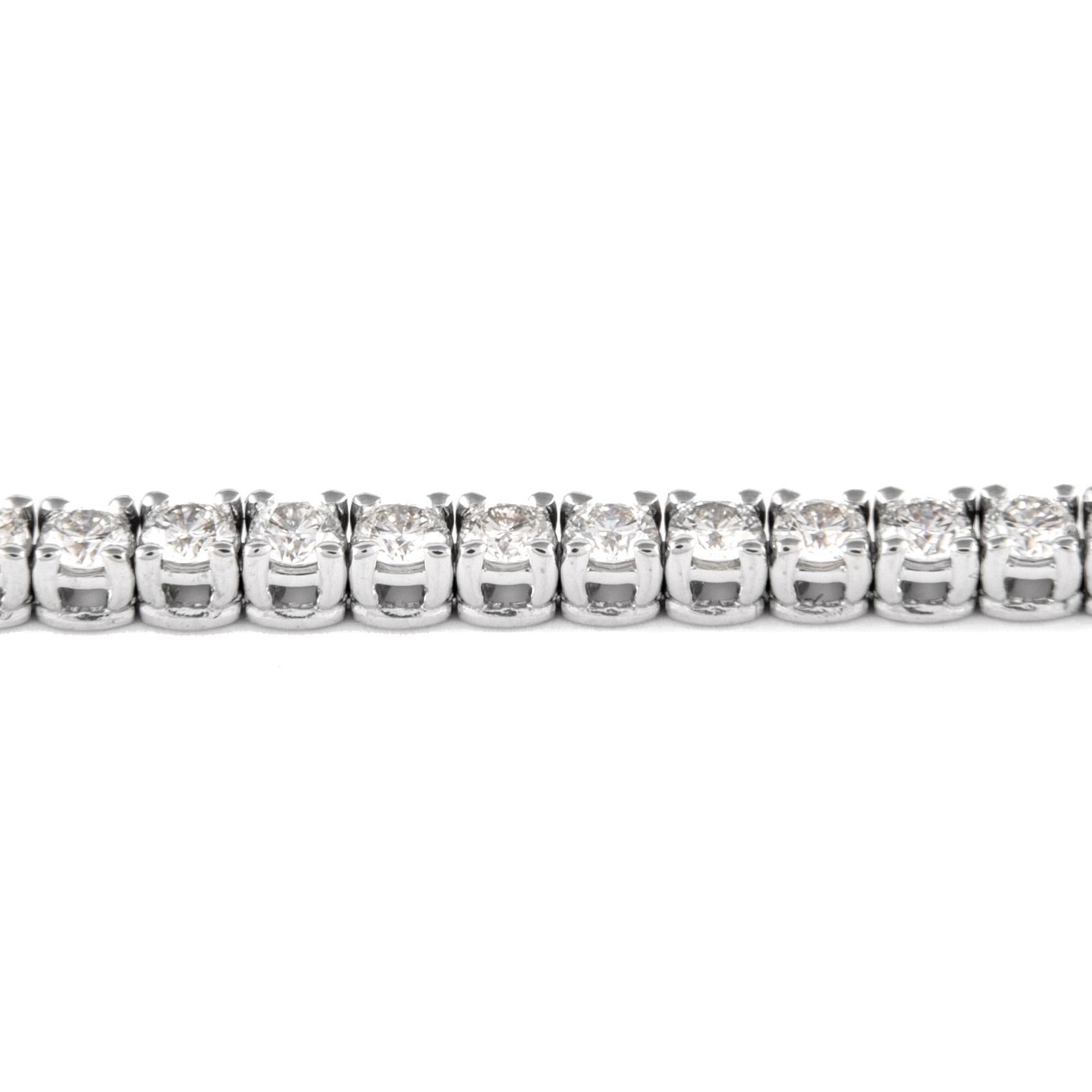 Taille ronde Alexander Bracelet tennis en or blanc 14 carats avec diamants de 2,71 carats en vente