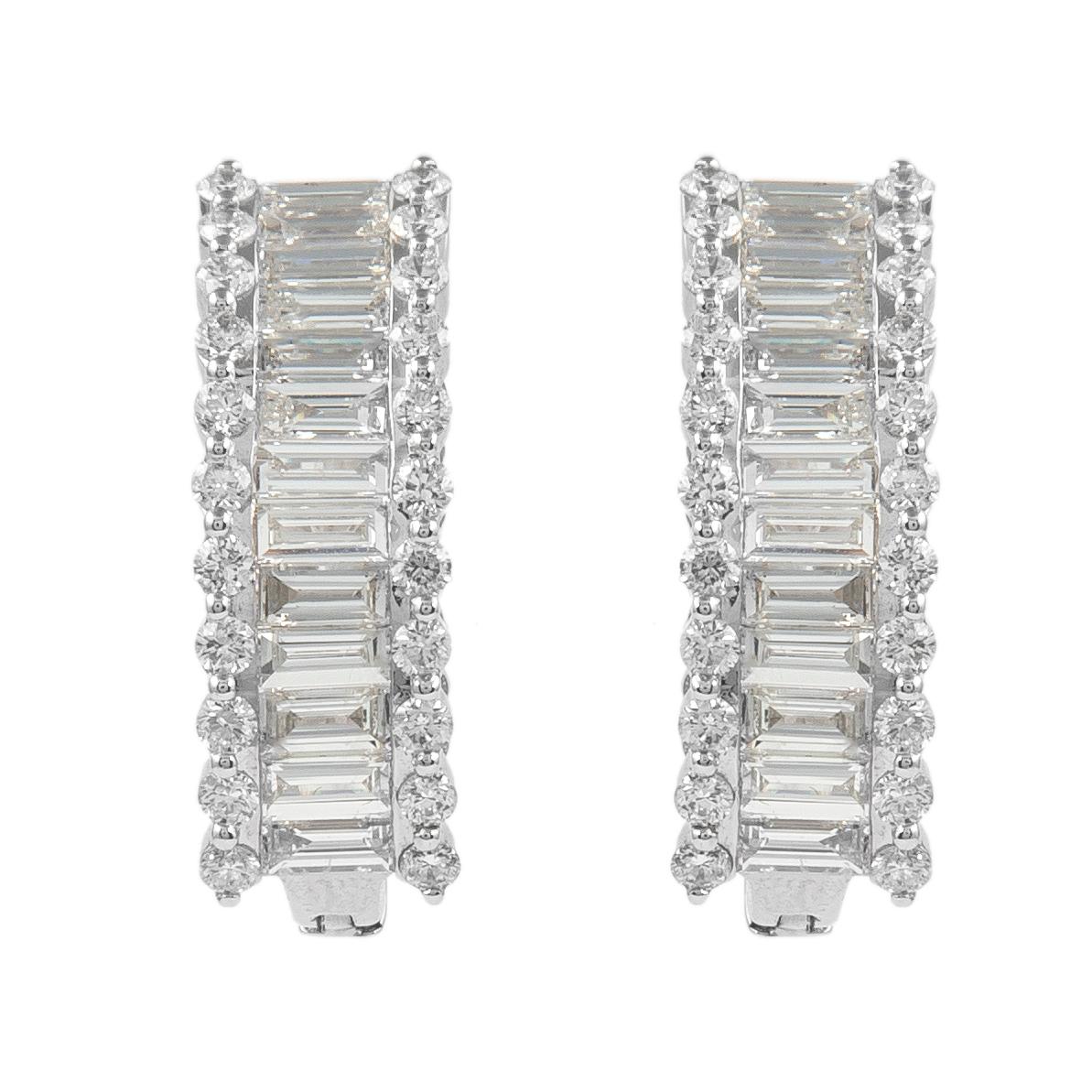 Moderne Alexander - Boucles d'oreilles avec diamants ronds et baguettes 2.73ct - Or blanc 18k en vente