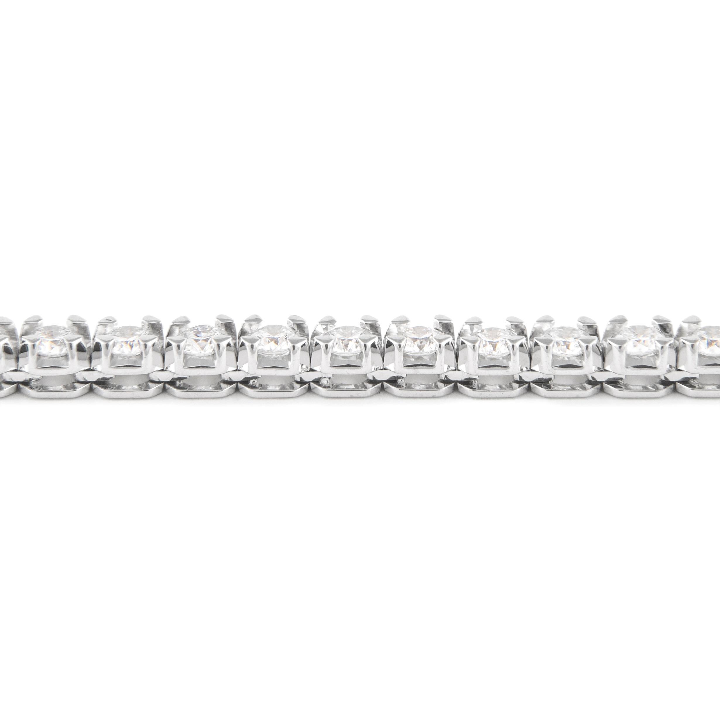 Round Cut Alexander 2.96 Carat Diamond Tennis Bracelet 18 Karat White Gold For Sale