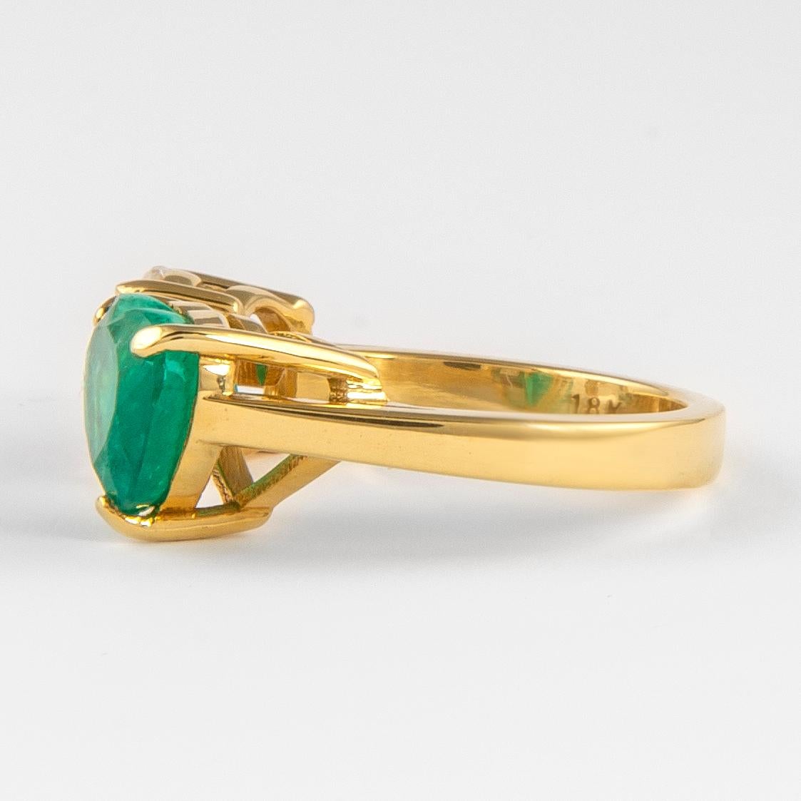 Alexander 2.97 Carat Toi Et Moi Emerald & Rose Cut Diamond Ring 18k Yellow Gold In New Condition For Sale In BEVERLY HILLS, CA