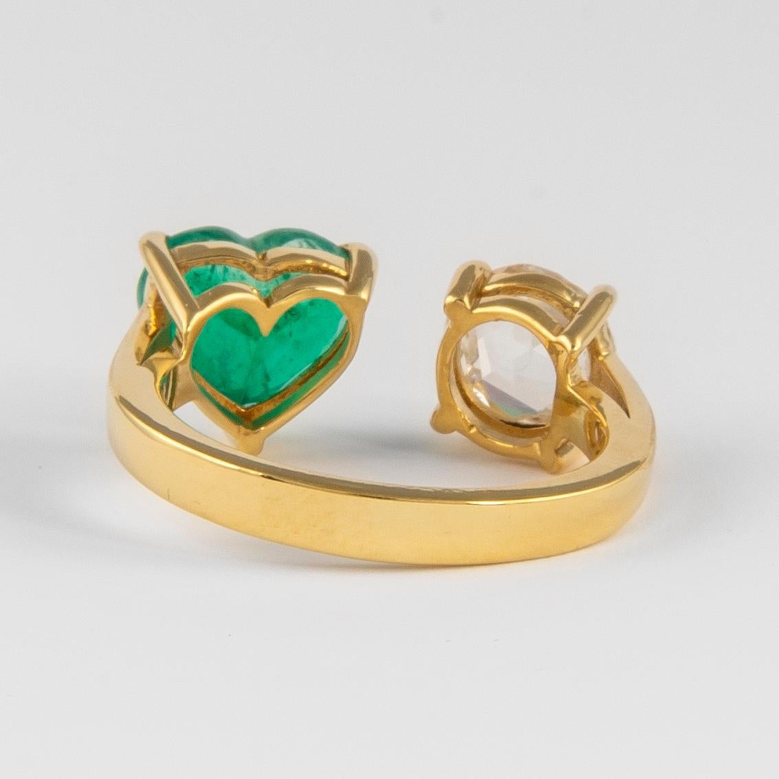 Women's Alexander 2.97 Carat Toi Et Moi Emerald & Rose Cut Diamond Ring 18k Yellow Gold For Sale