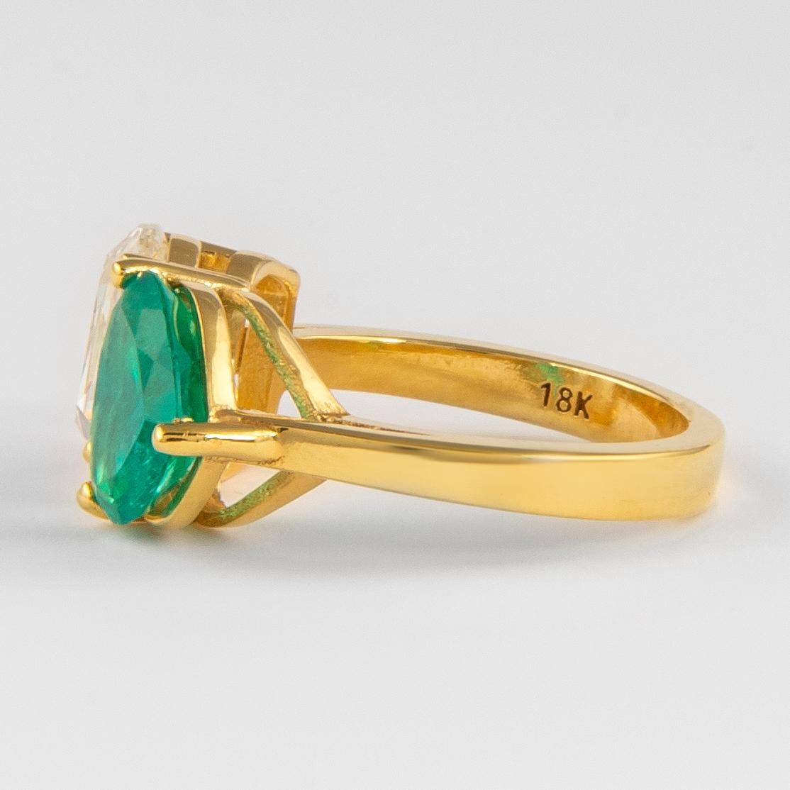 Alexander 3.11 Carat Toi Et Moi Emerald & Rose Cut Diamond Ring 18k Yellow Gold In New Condition For Sale In BEVERLY HILLS, CA