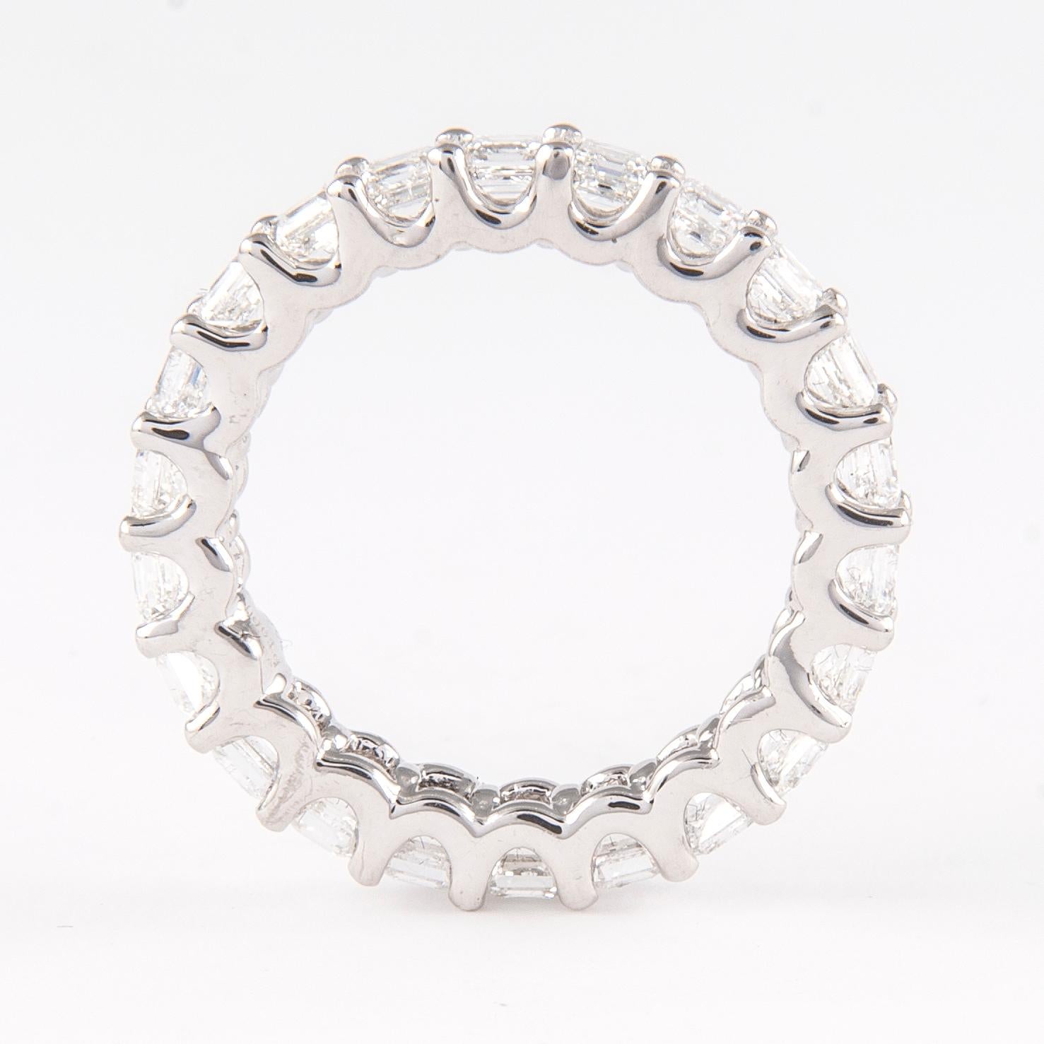 Alexander 3.22ct Asscher Cut Diamond D-F VVS Eternity Band Platinum In New Condition For Sale In BEVERLY HILLS, CA