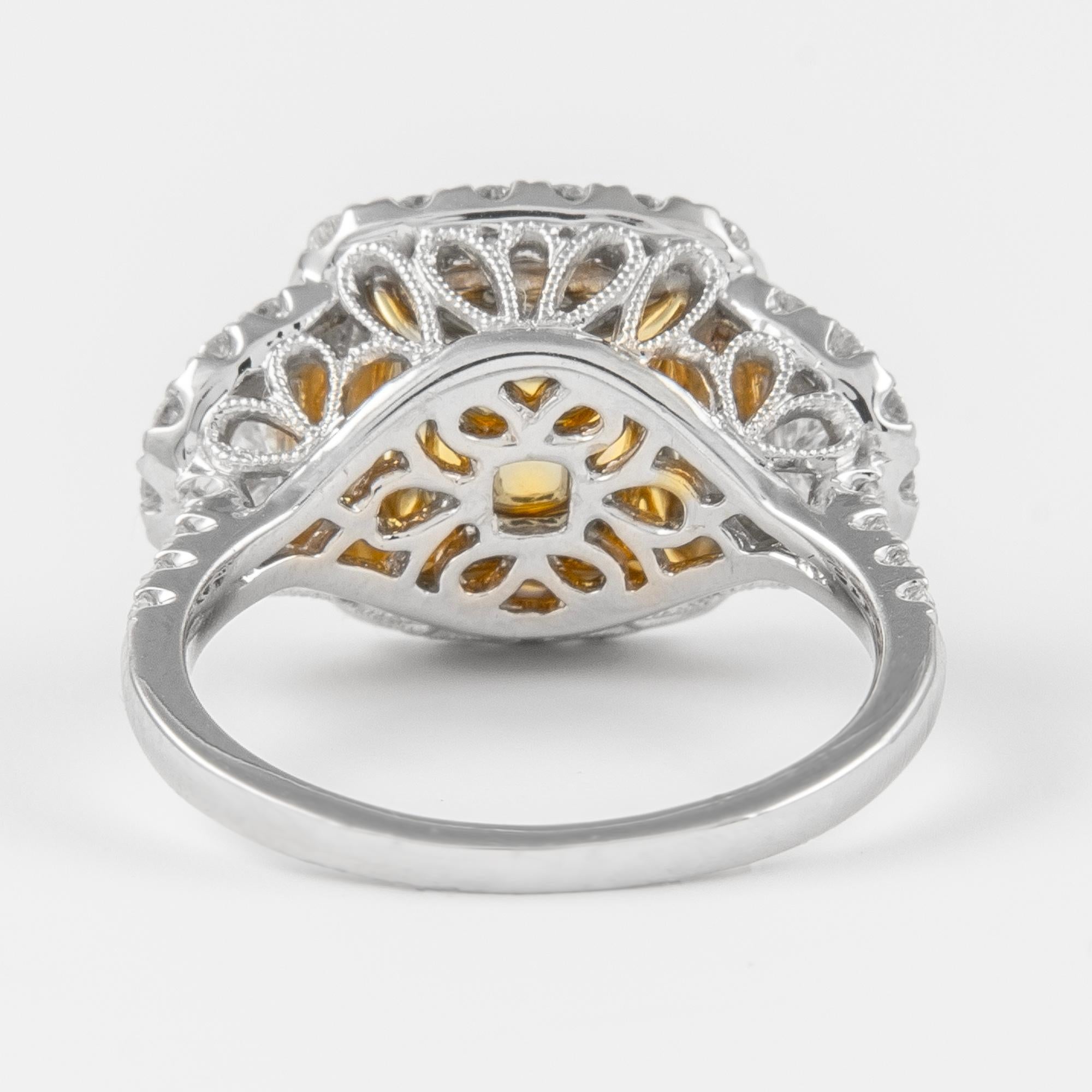 Alexander Beverly Hills 3,26 Karat Smaragd mit Diamant-Dreistein-Halo-Ring 18k im Zustand „Neu“ im Angebot in BEVERLY HILLS, CA