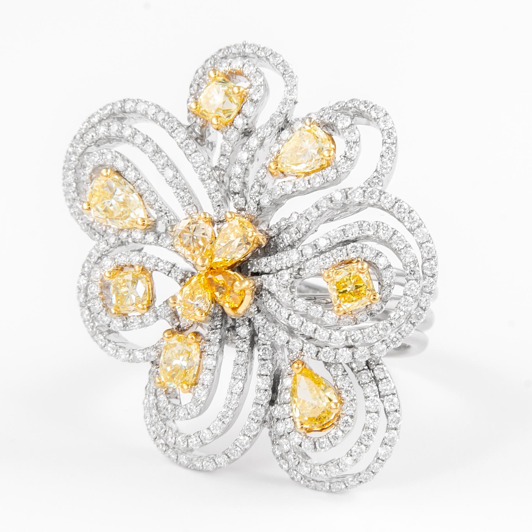Alexander 3,97 Karat Gelber Diamant-Blumenring aus 18 Karat zweifarbigem Gold (Zeitgenössisch) im Angebot