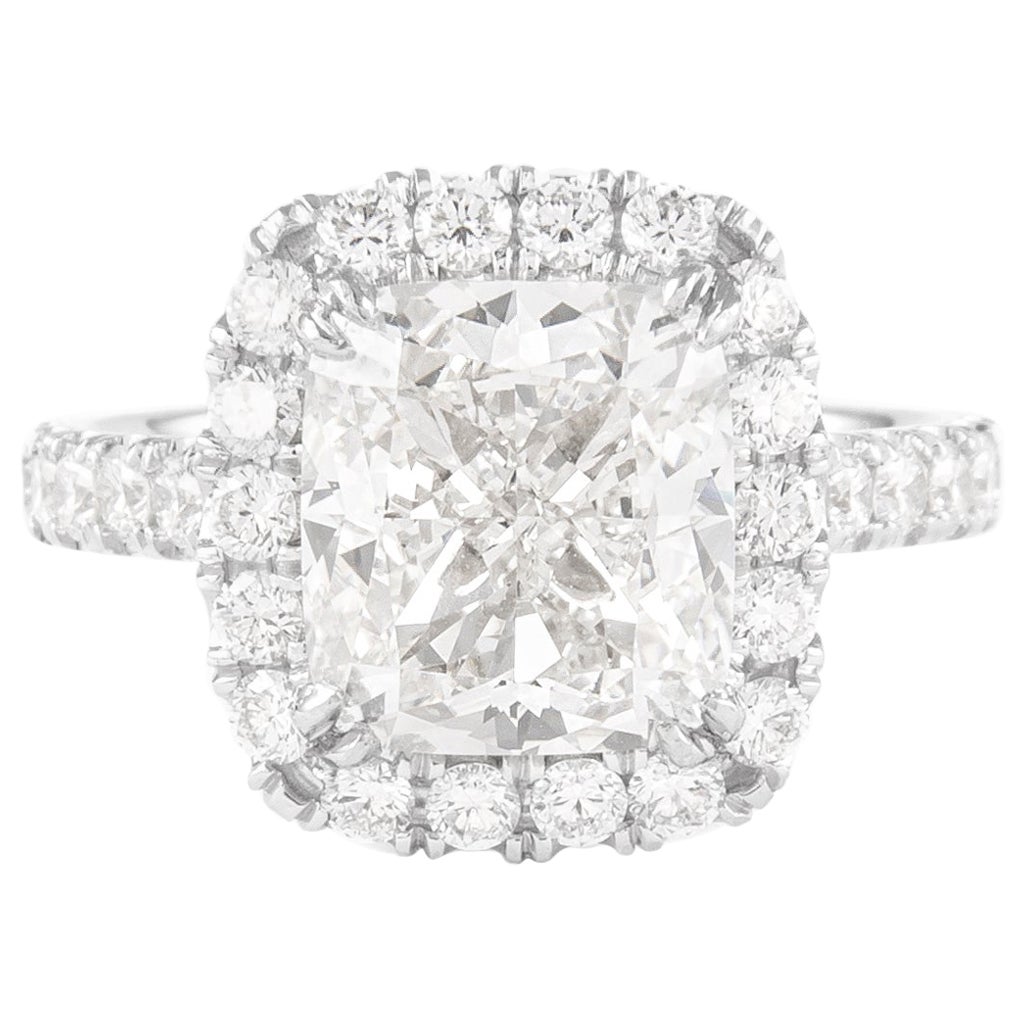 Alexander 4,01 Carati H VS1 Cuscino di diamanti con anello aureola in oro bianco 18 carati