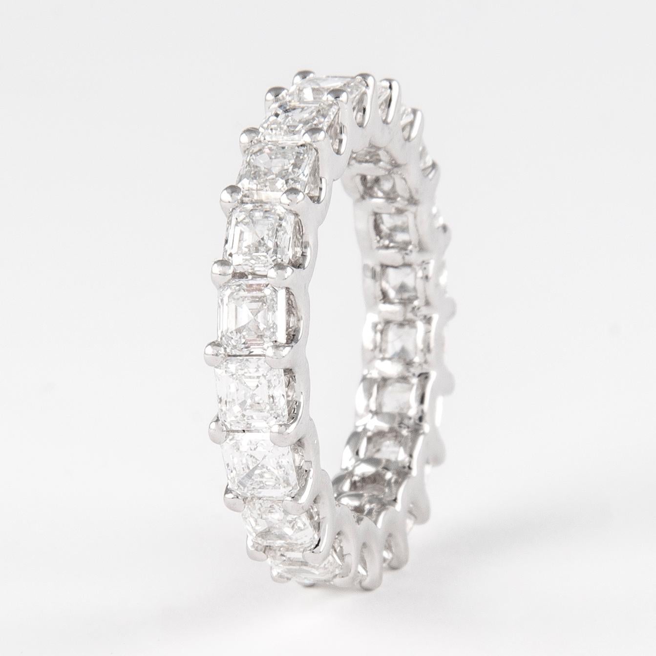 Alexander Eternity-Ring aus Platin mit 4,12 Karat Diamant im Asscher-Schliff D/E VVS (Moderne) im Angebot