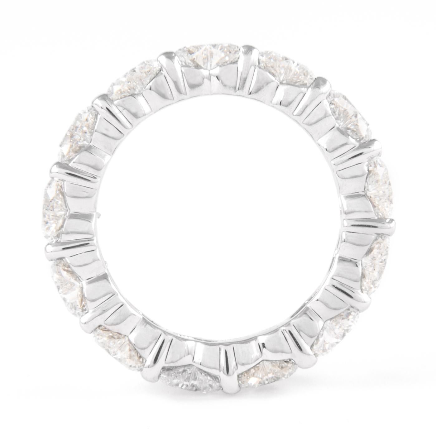Taille cœur Anneau d'éternité Alexander en platine avec diamants en forme de cœur de 4,16 carats D-F VVS2/VS1 en vente