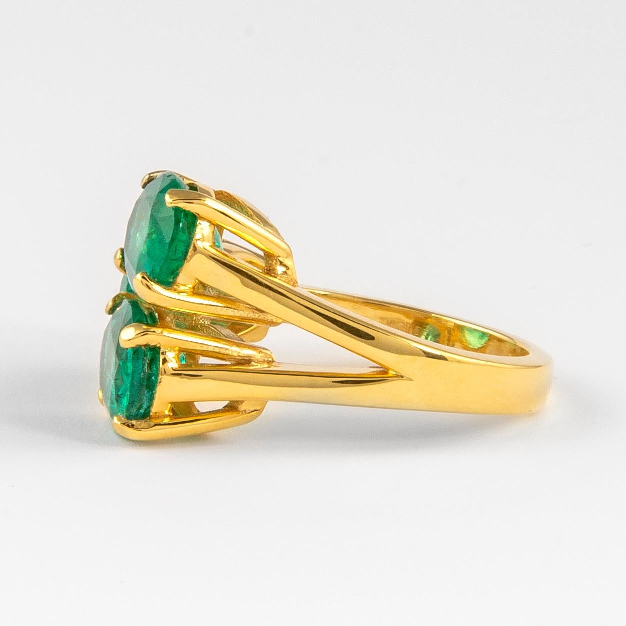Oval Cut Alexander 4.49 Carat Toi Et Moi Emerald Ring 18k Yellow Gold For Sale