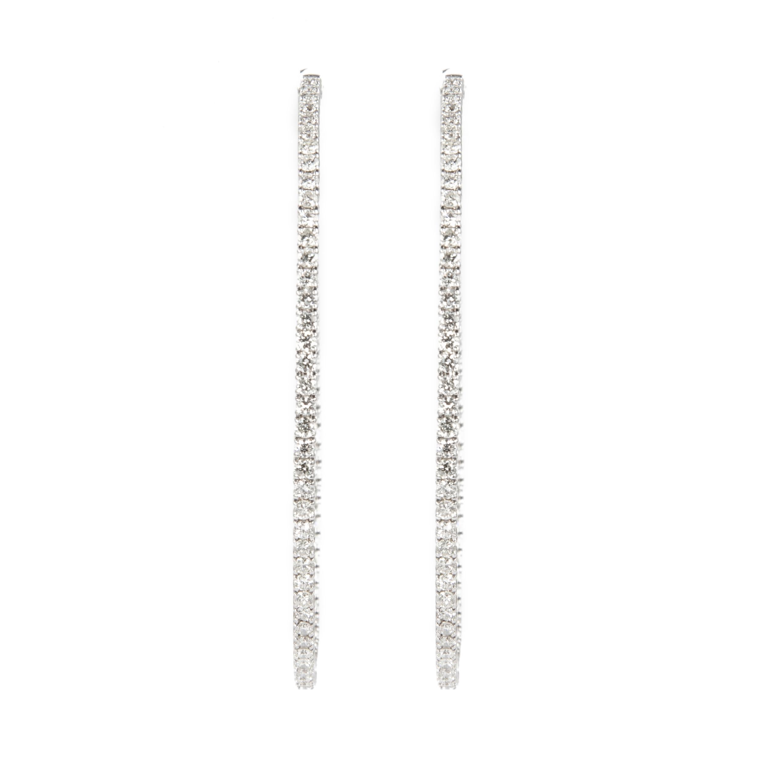 Moderno Alexander Beverly Hills - Orecchini a cerchio ovali con diamanti rotondi da 4,86 carati - Oro bianco in vendita