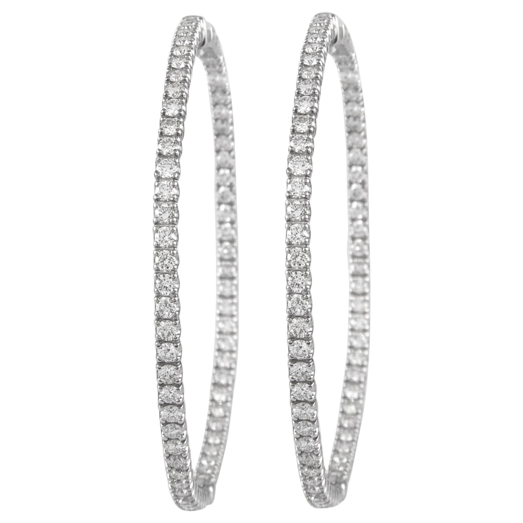Boucles d'oreilles créoles Alexander en or blanc et diamants 5,04 carats en vente