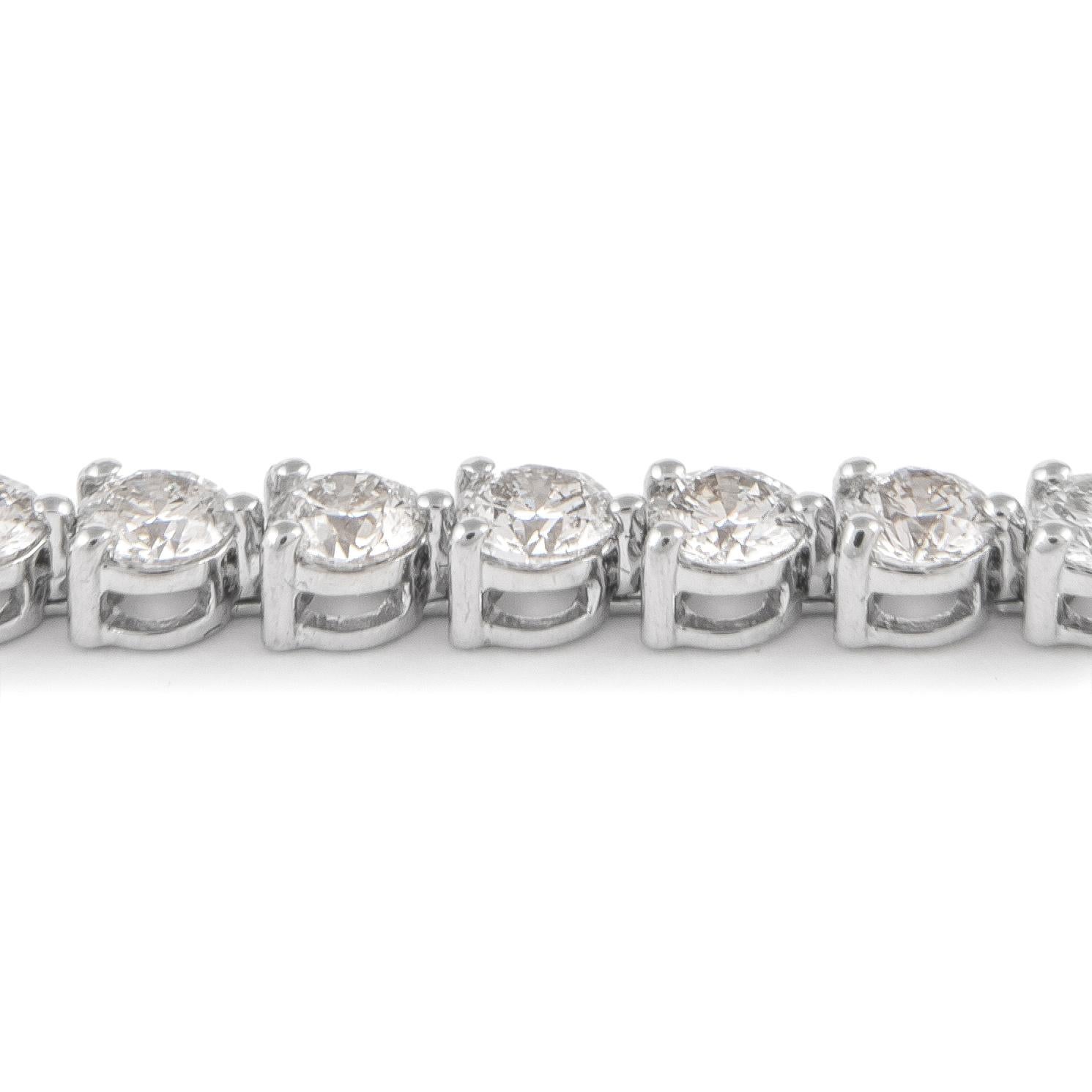 Modern Alexander 5.19 Carats Diamond Tennis Bracelet 18 Karat White Gold For Sale