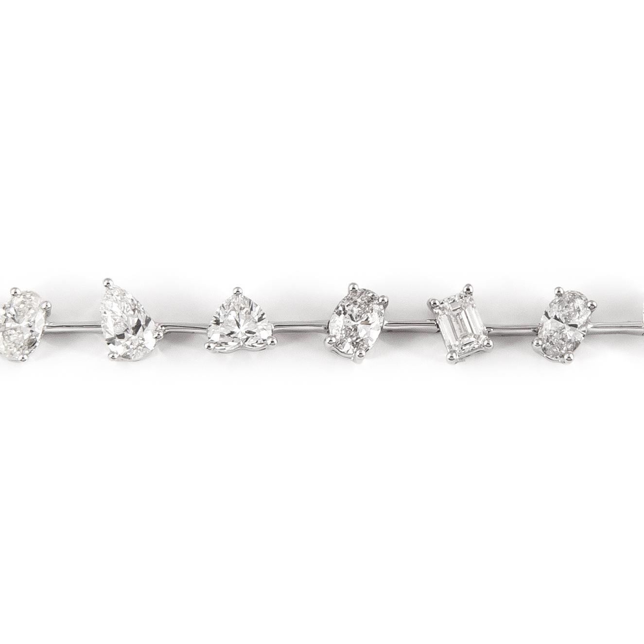 Taille ovale Alexander Bracelet multi-diamants 5,21 carats en or blanc 18 carats en vente