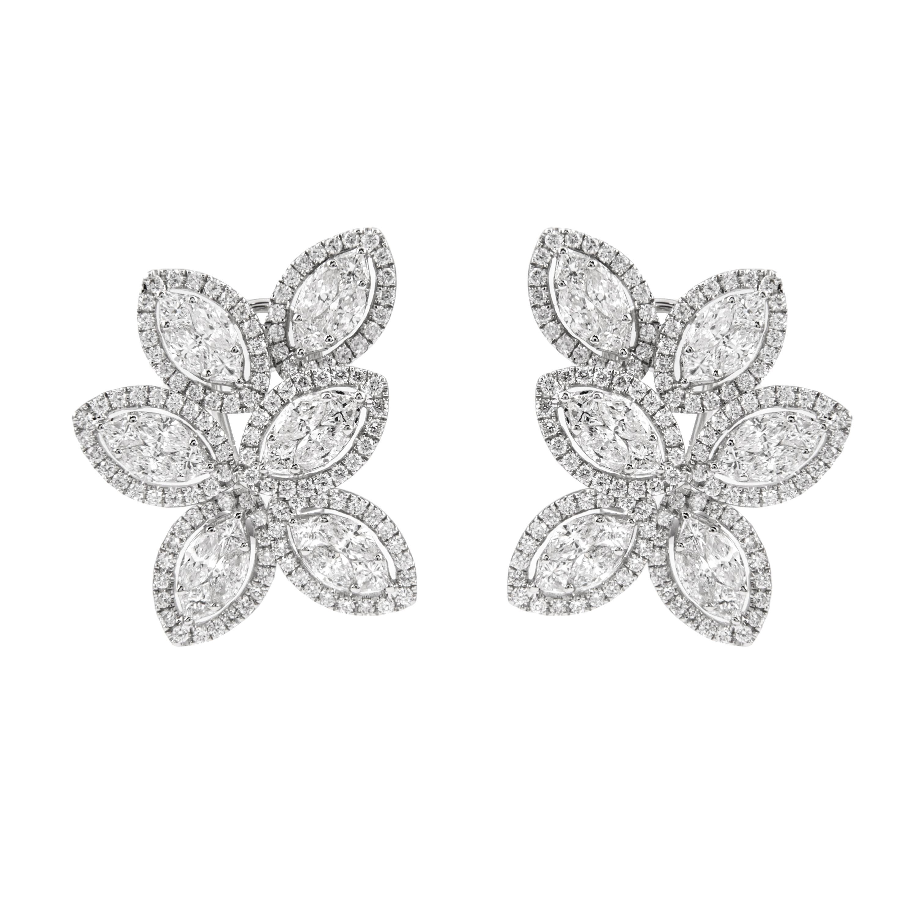 Modern Alexander 5.53ct Illusion Set Cluster Diamond Earrings 18k White Gold For Sale
