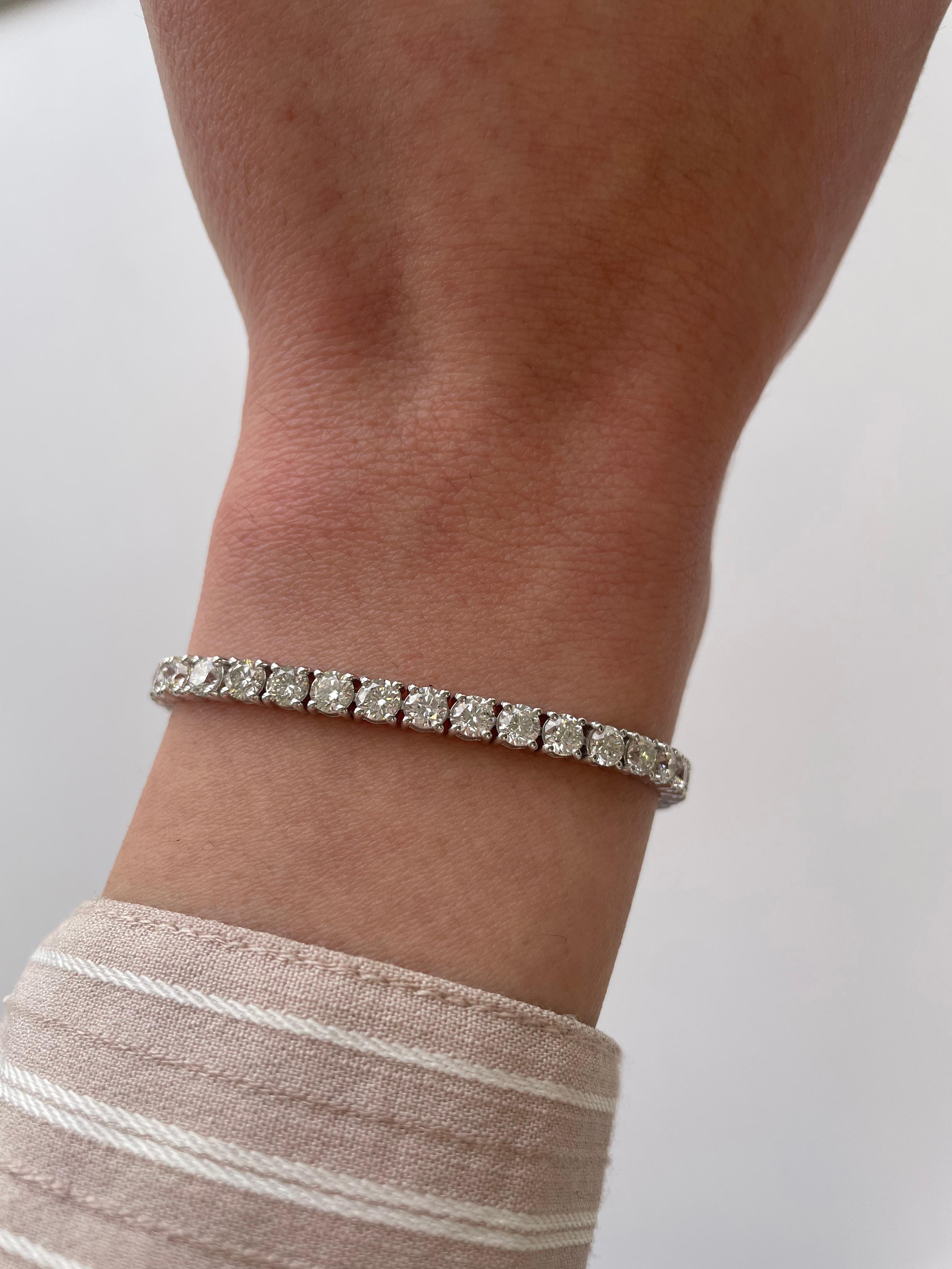 Exquisite and timeless diamonds tennis bracelet, by Alexander Beverly Hills.
45 round brilliant diamonds, 8.33 carats. Approximately D-F color and SI clarity. Four prong set in 18k white gold, 10.82 grams, 7 inches. 
Accommodated with an up-to-date
