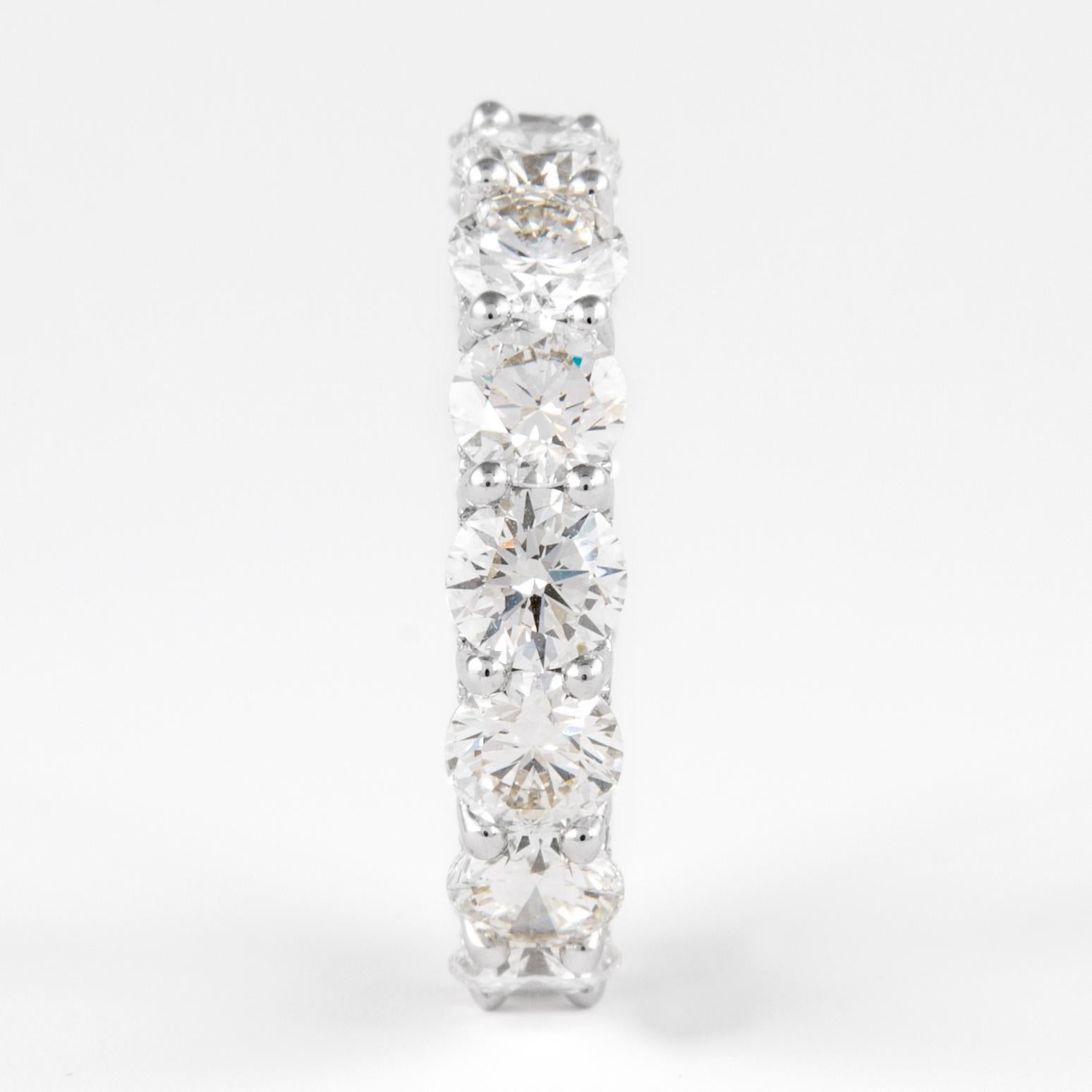 Alexander 8.35ct Diamond Eternity Band with Pave 18k White Gold In New Condition For Sale In BEVERLY HILLS, CA
